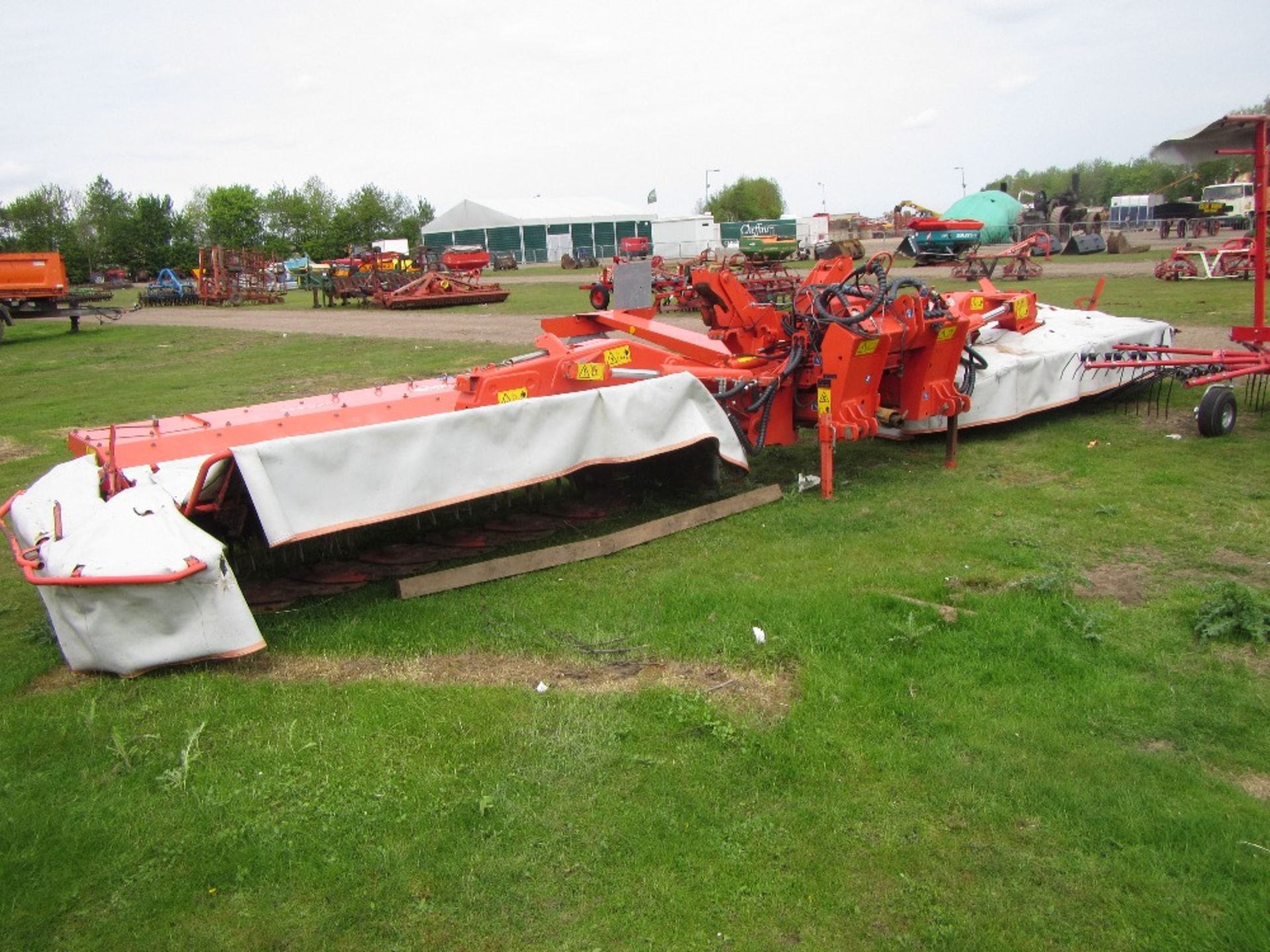 2006 Kuhn FC883 Batwing Mower - Image 2 of 7