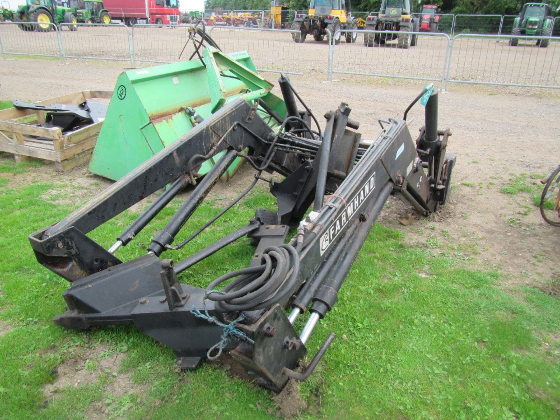 Farmhand Power Loader - Image 2 of 5