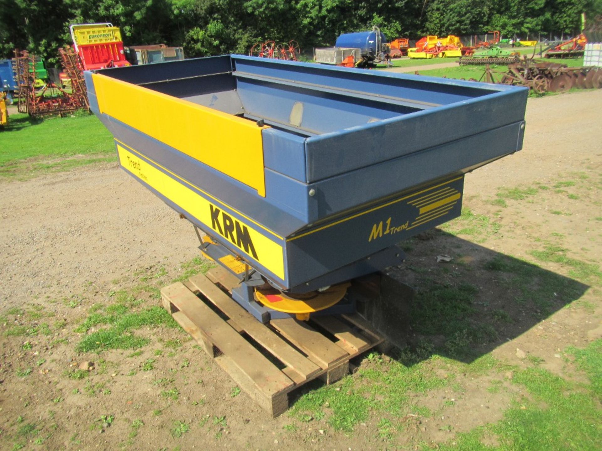 KRM Fertiliser Spreader - Image 3 of 5