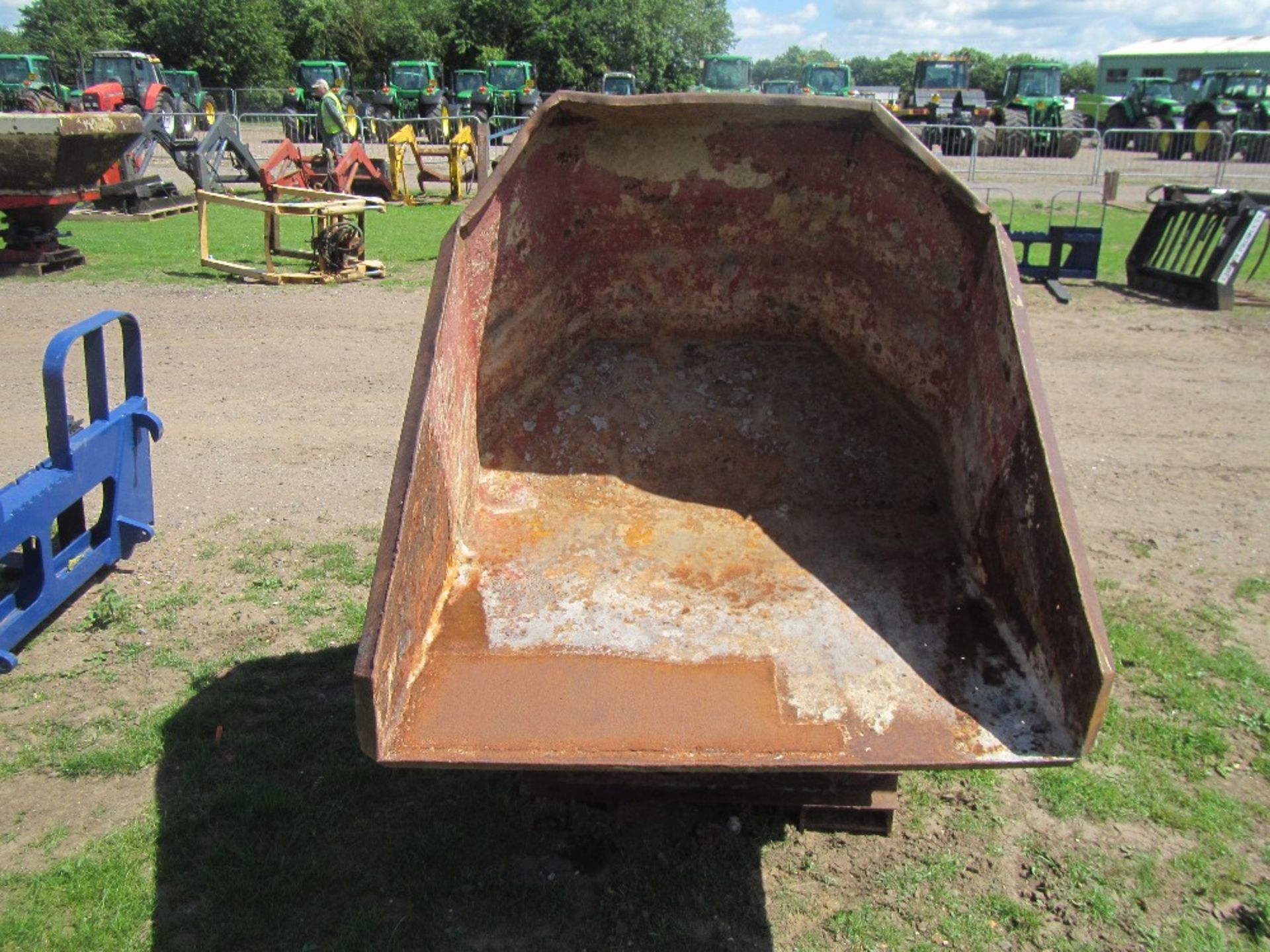 Swivel and Tip Dumper Skip Attachment for Forklift Telehandler, 3 point linkage - Image 2 of 2