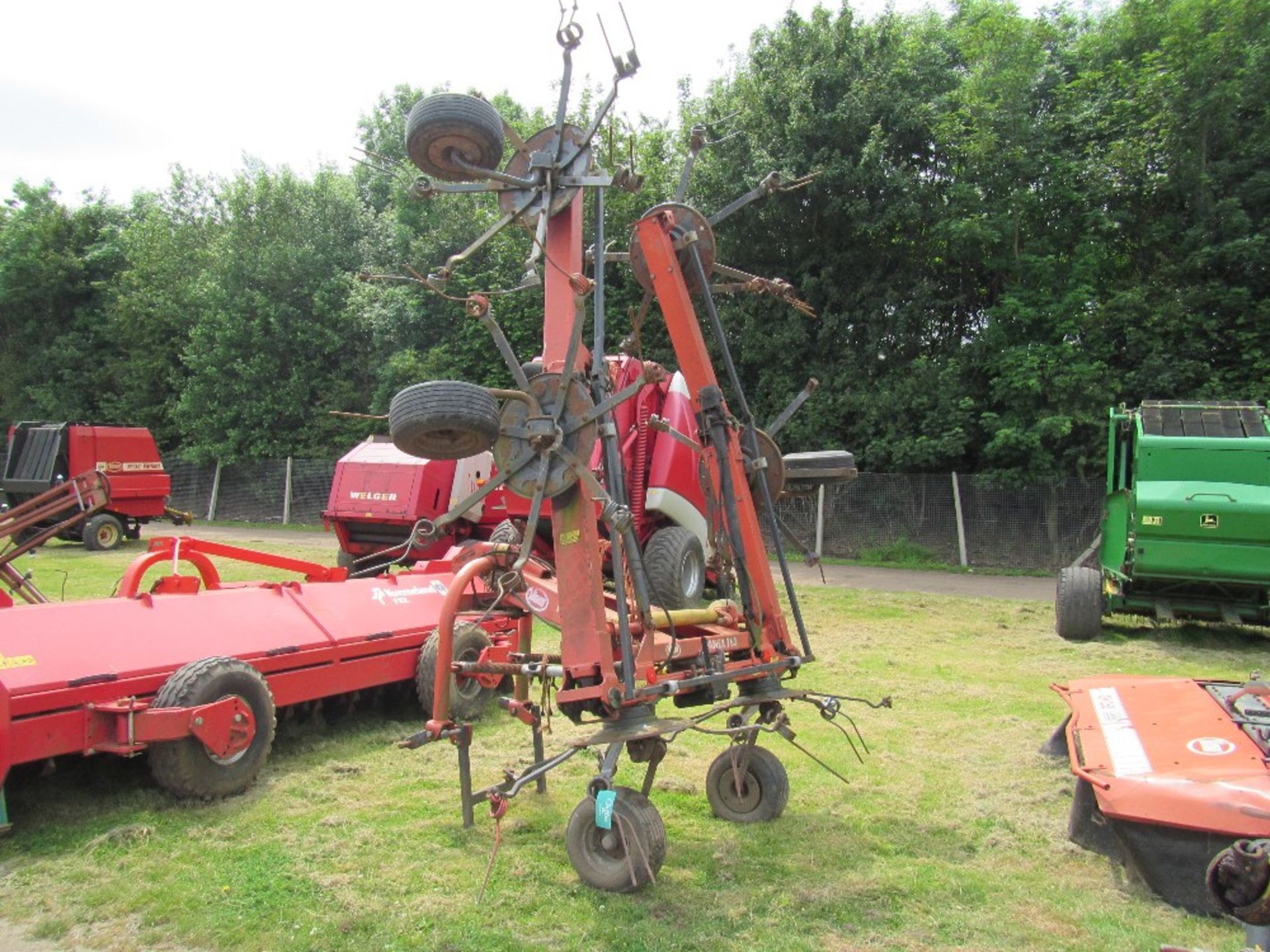 Vicon 6 Rotor Hydraulic Folding Tedder - Image 4 of 4