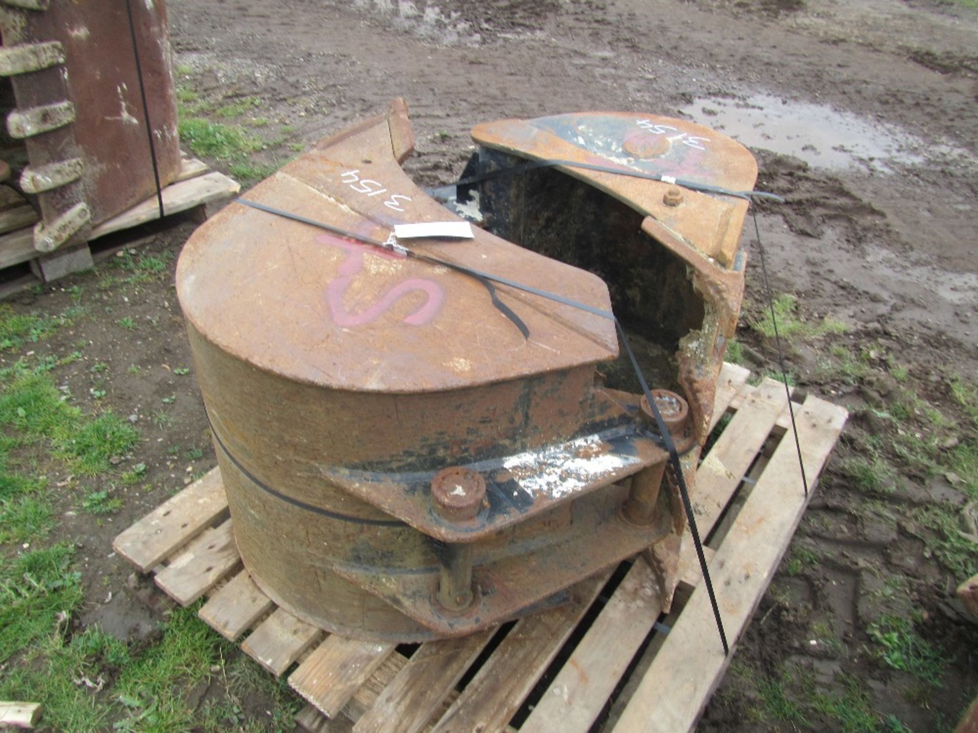 JCB 3CX 24in, 23in Digging Buckets - Image 2 of 4