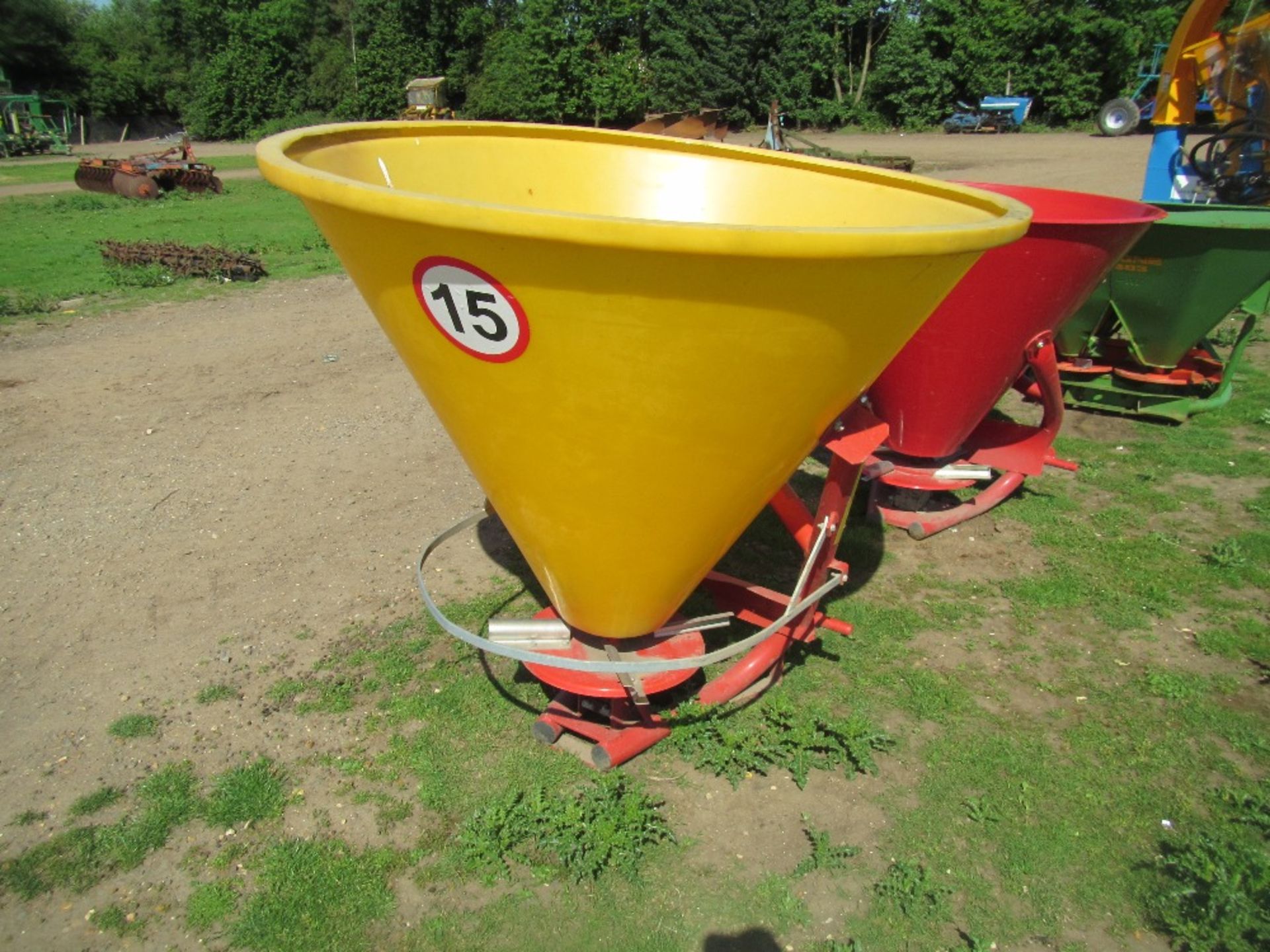 2016 500ltr Fertiliser Spreader (plastic) - Image 3 of 5