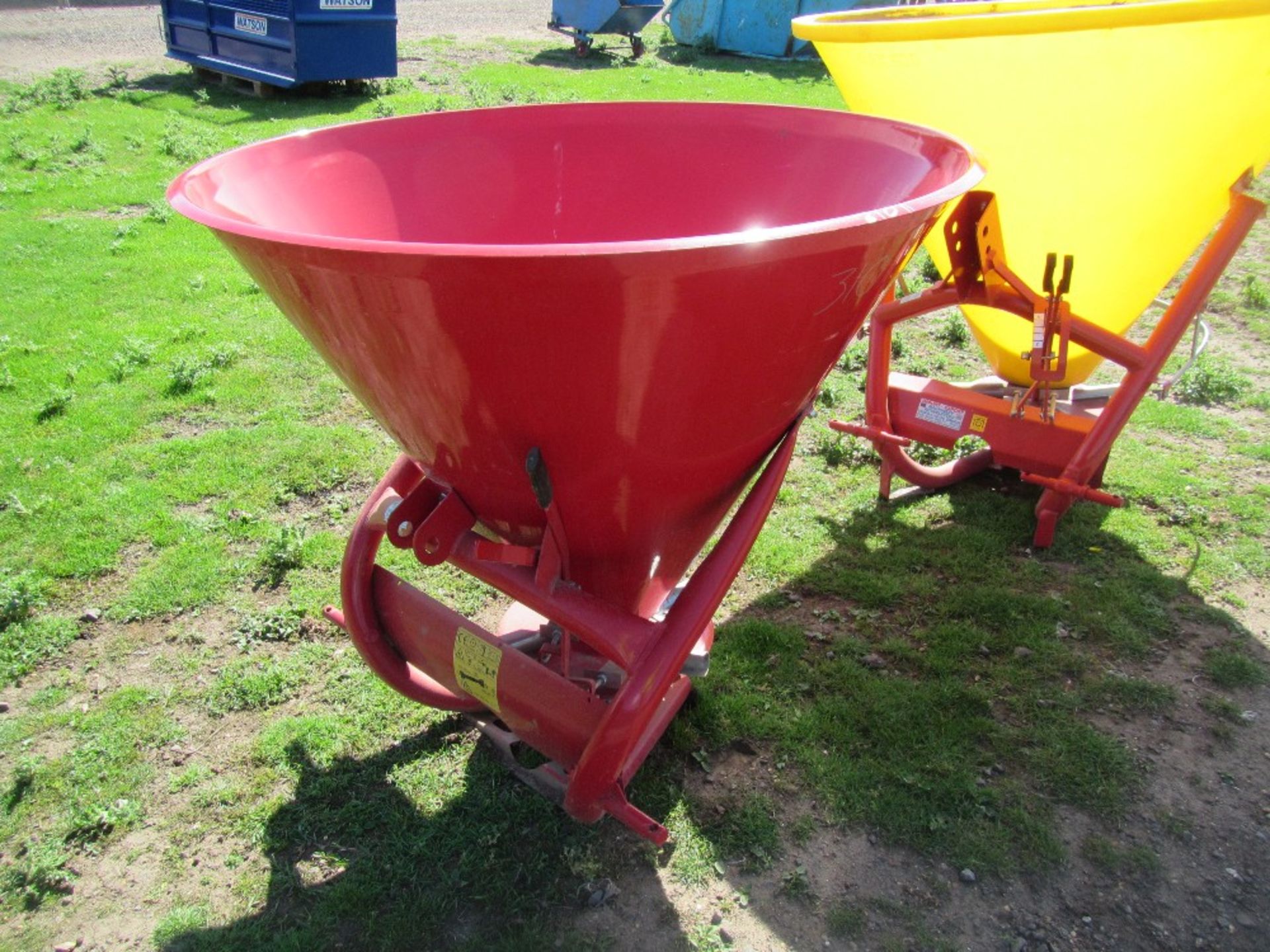 2016 500ltr Fertiliser Spreader (metallic)