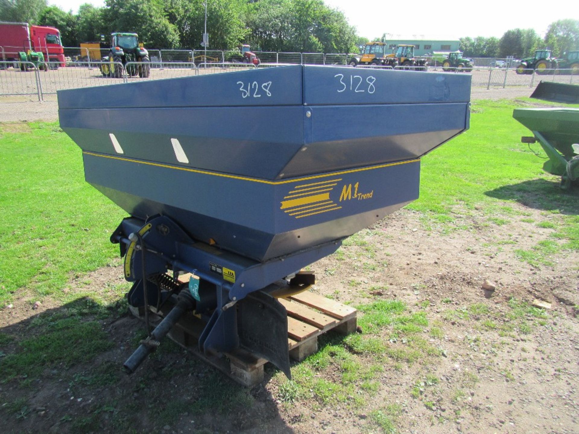 KRM Fertiliser Spreader