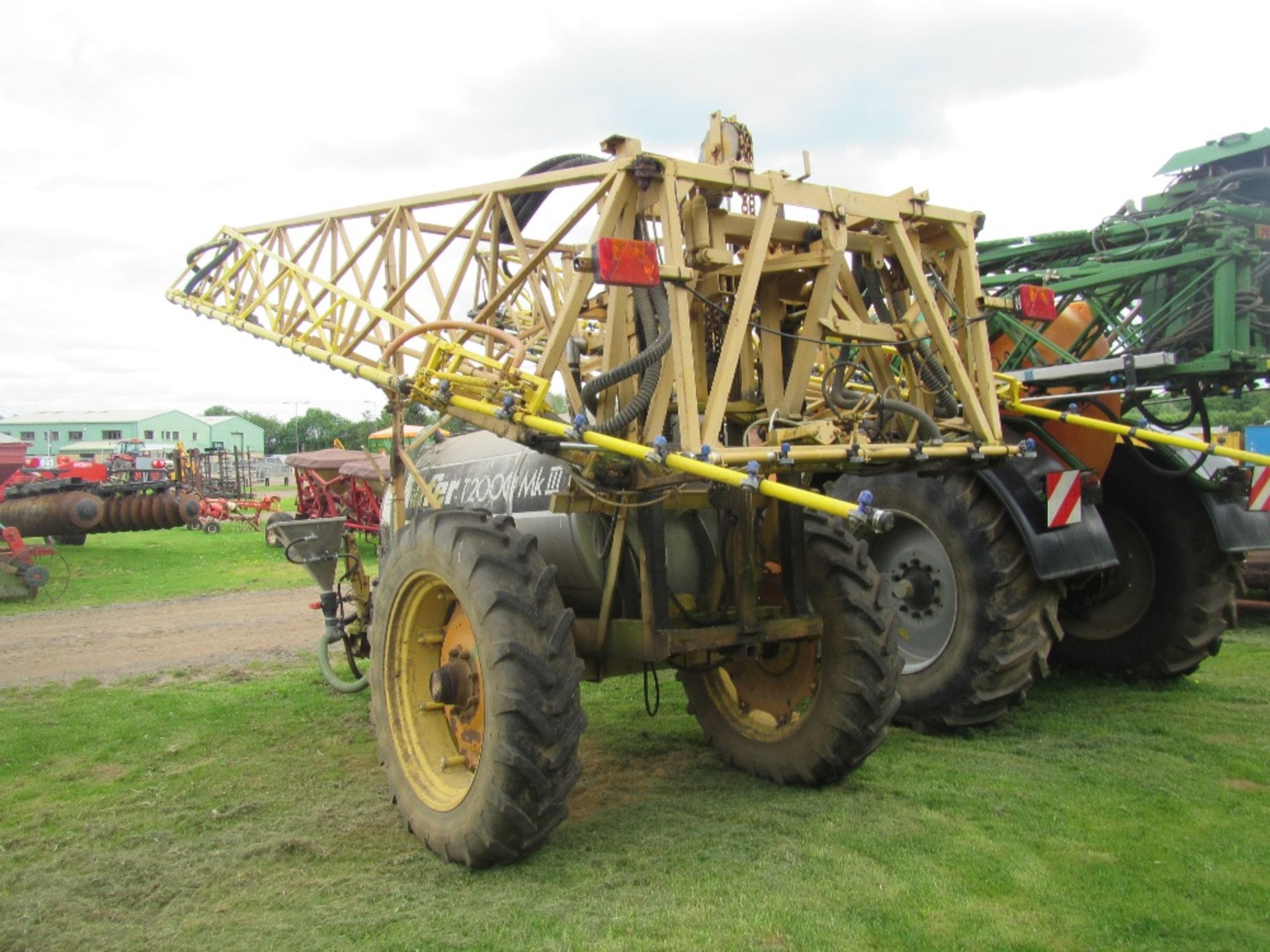 Chafer 2000ltr Sprayer c/w 24m booms - Image 4 of 5