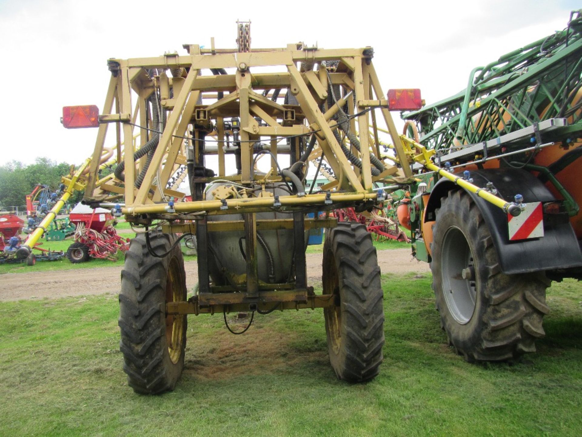 Chafer 2000ltr Sprayer c/w 24m booms - Image 3 of 5