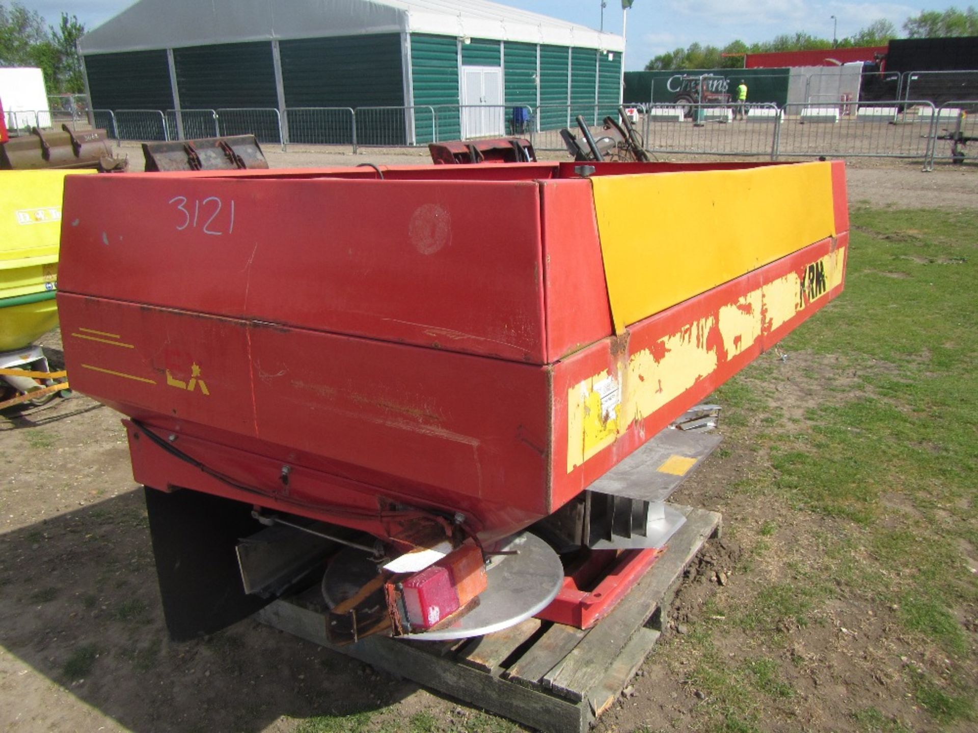 KRM Bogbelle Ex Fertiliser Spreader - Image 5 of 6