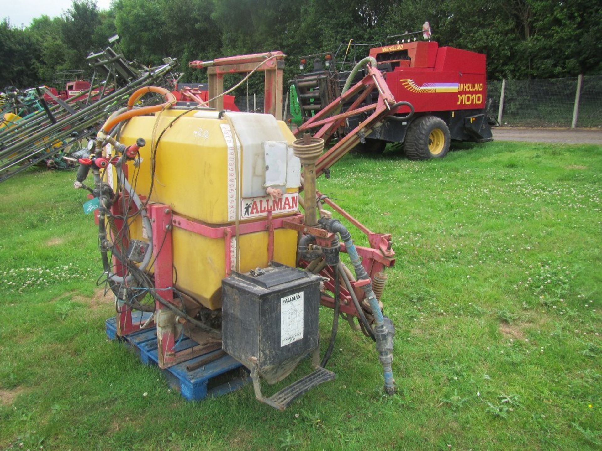 Allman 825 Sprayer - Image 5 of 5