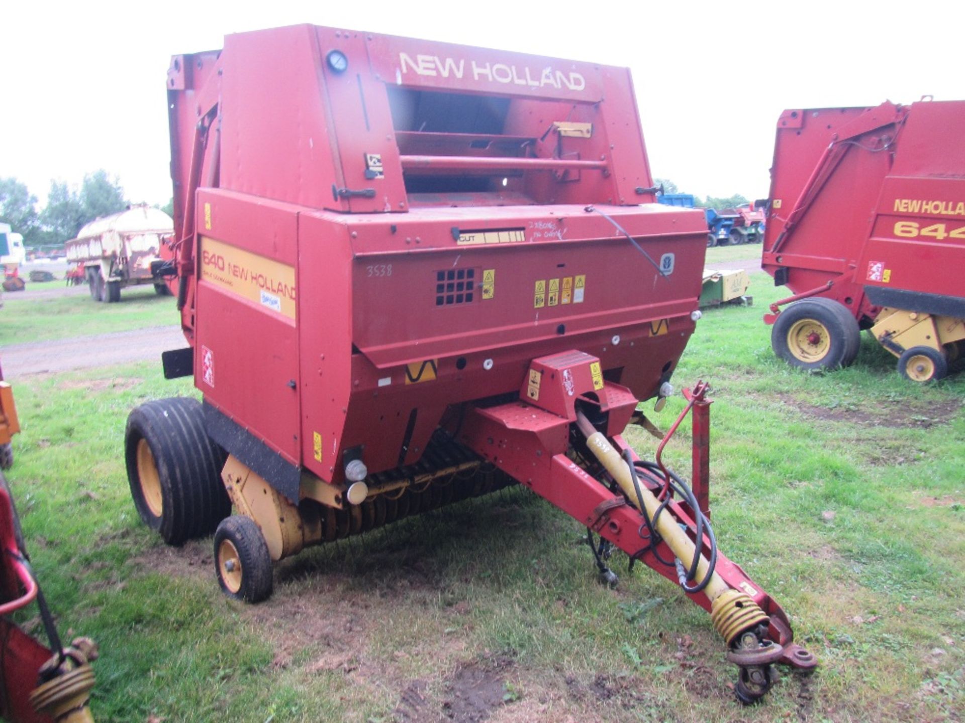 New Holland 640 Round Baler