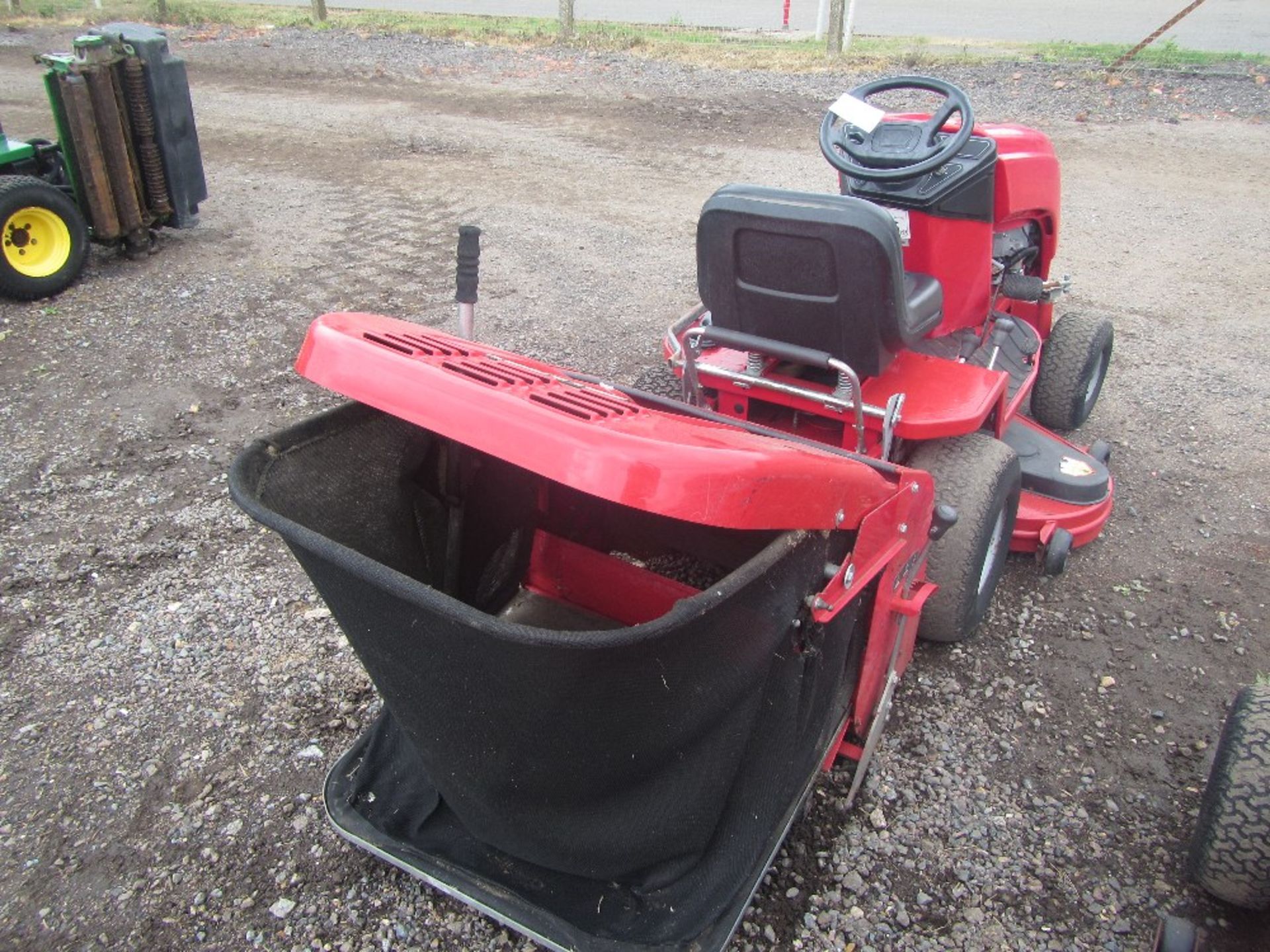 Countax C800H Ride on Mower c/w sweeper & collector - Image 3 of 3