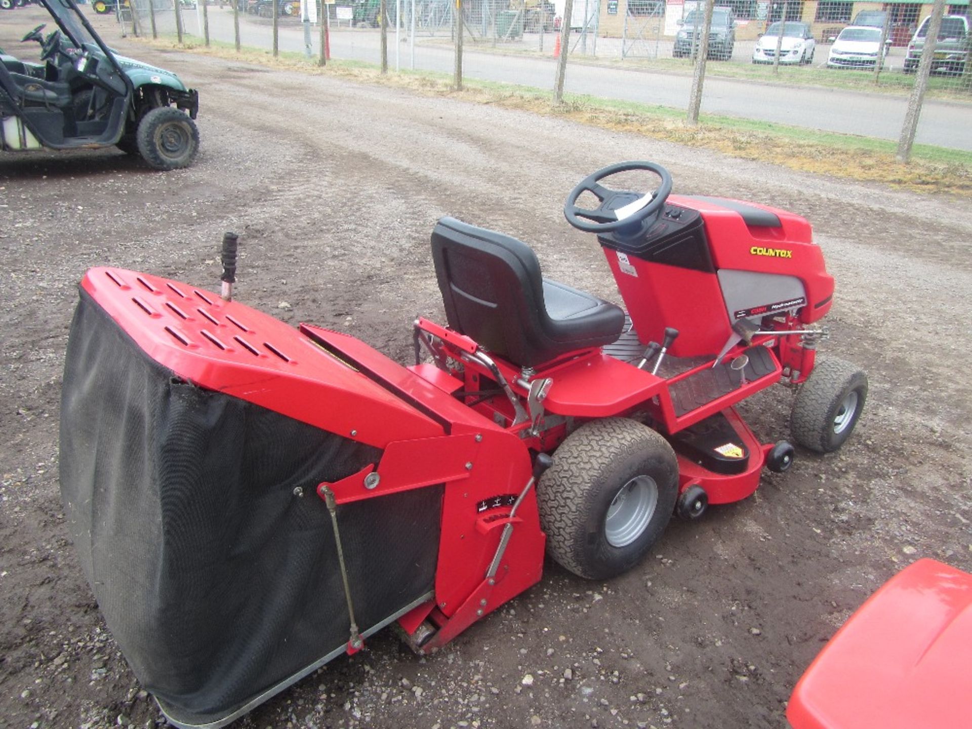 Countax C38H Ride on Mower c/w collector - Image 3 of 3