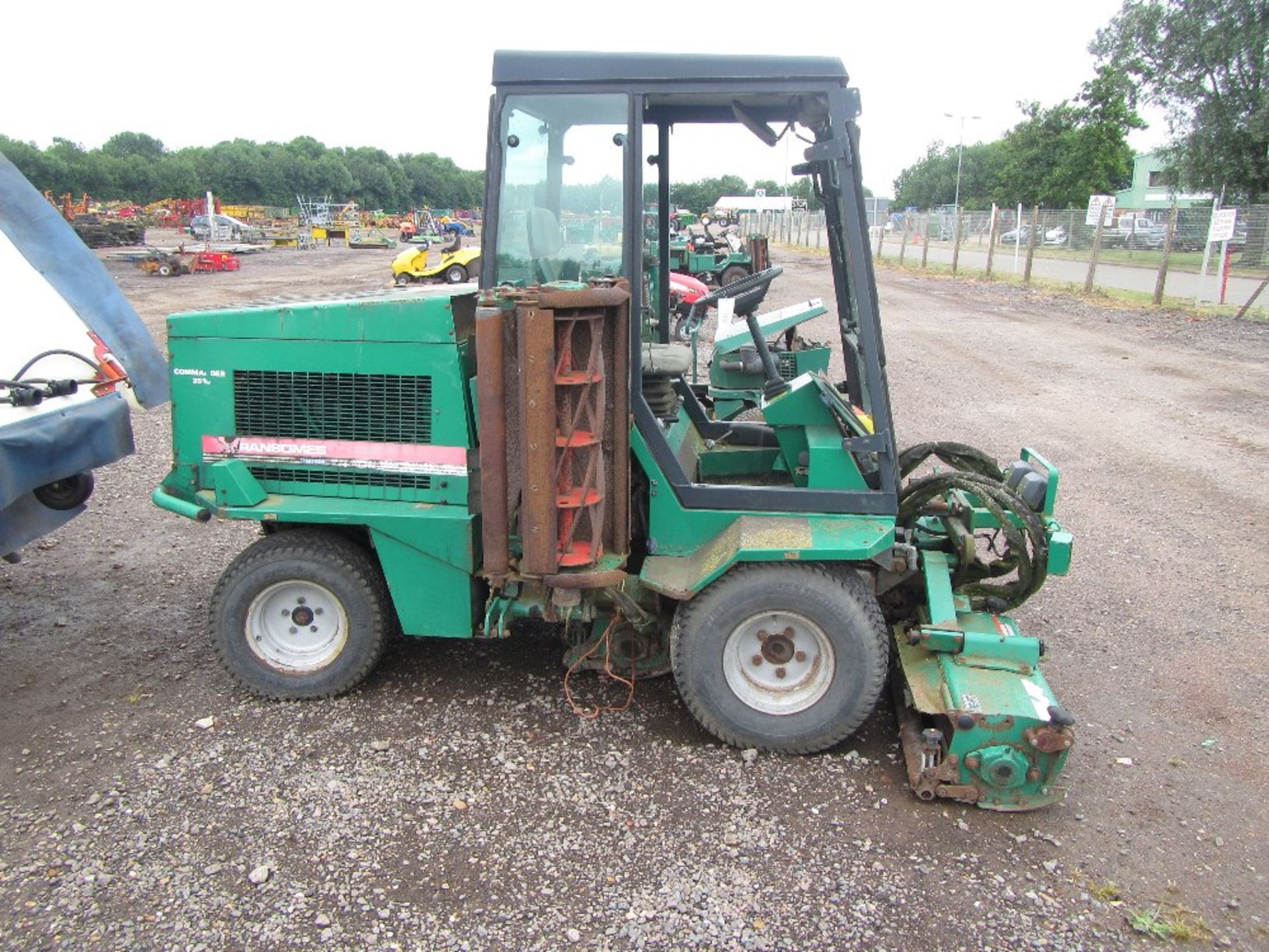 Ransomes Commander 3510 Lawnmower for Spares or Repairs - Image 3 of 5