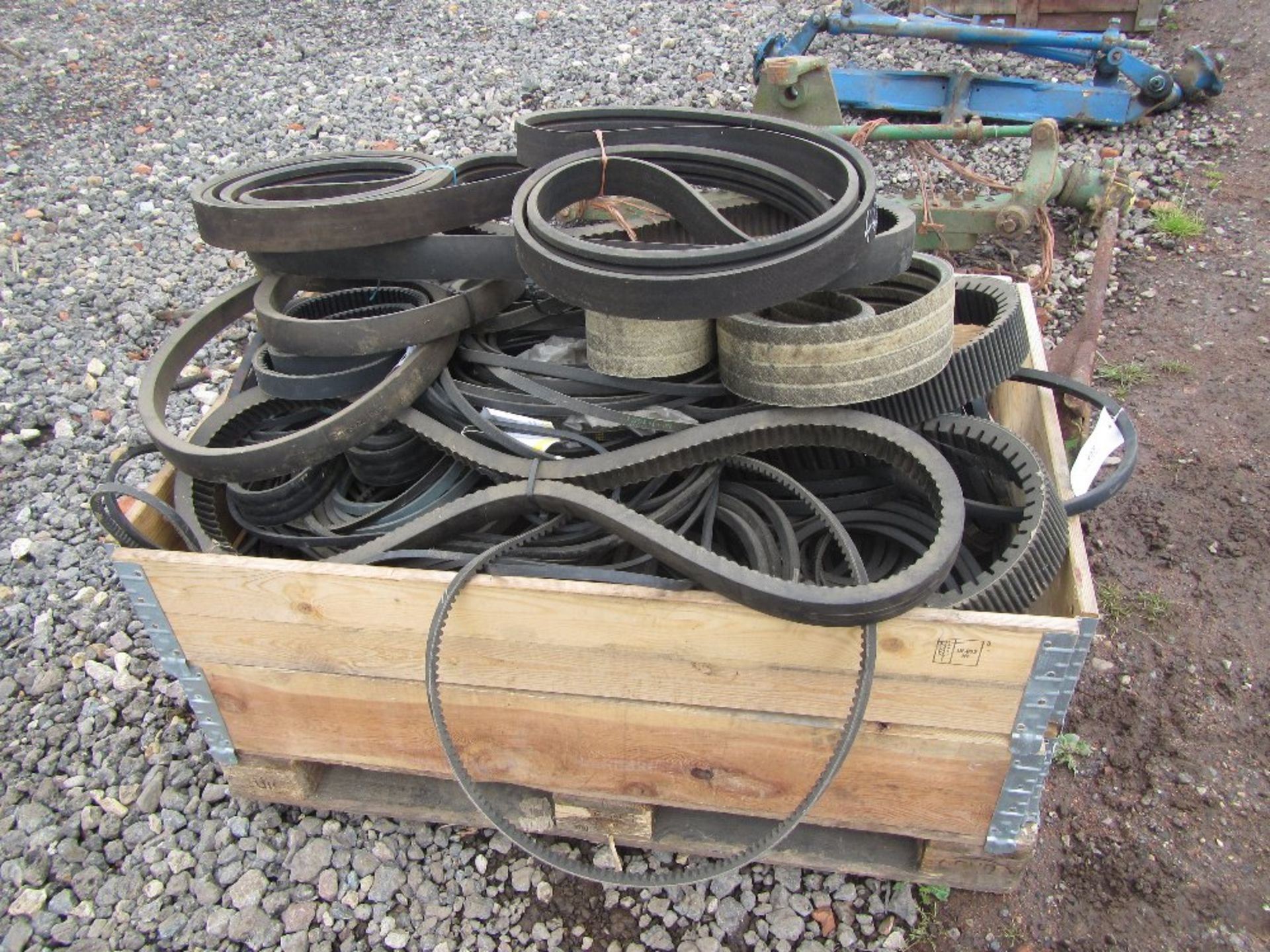 Assortment of Belts UNRESERVED LOT - Image 2 of 2