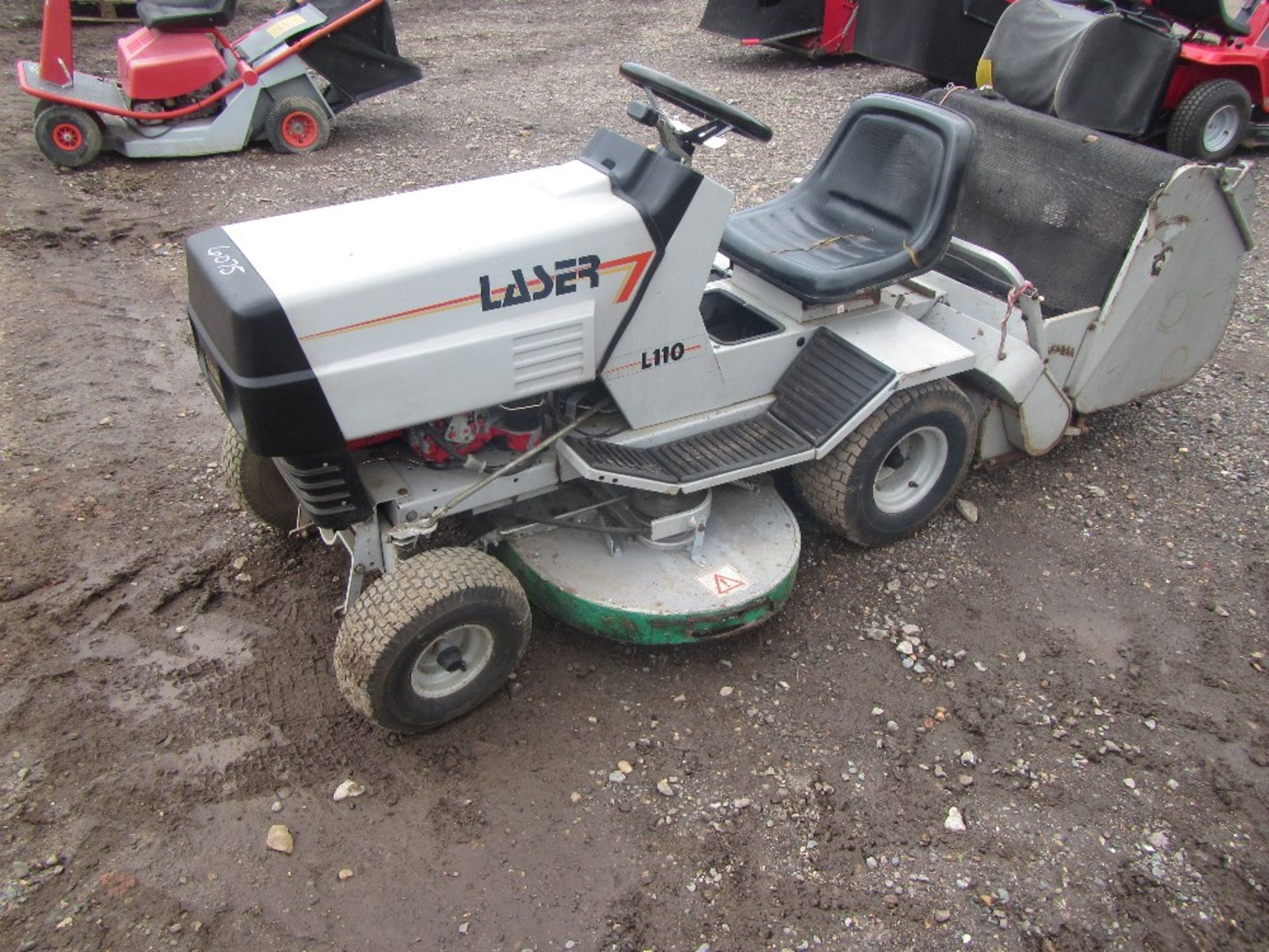 Laser L110 Ride on Mower c/w collector