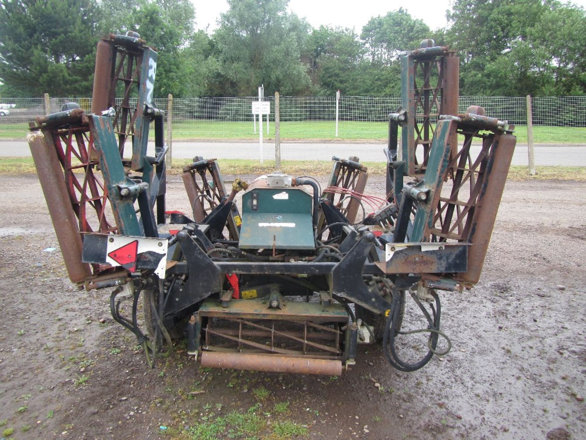 Beaver Trailed Gang Mowers 5 Section Self Contained - Image 3 of 3