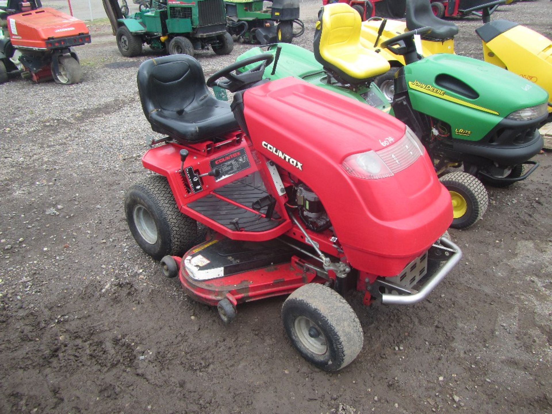 Countax C600H Ride on Mower - Image 2 of 3