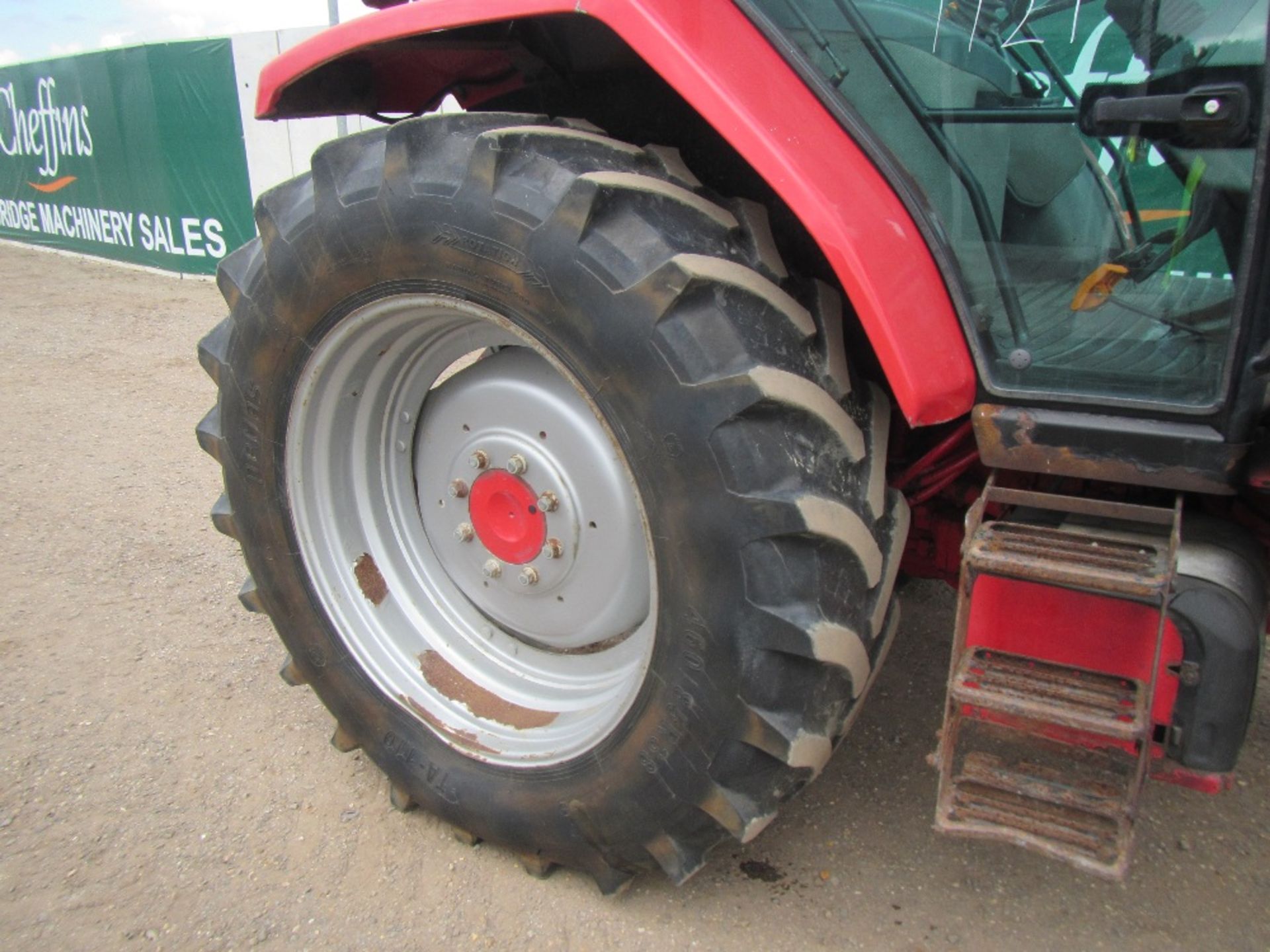 2004 McCormick MC135 Tractor c/w air con, front suspension & weights Hours: 6007 - Image 7 of 19