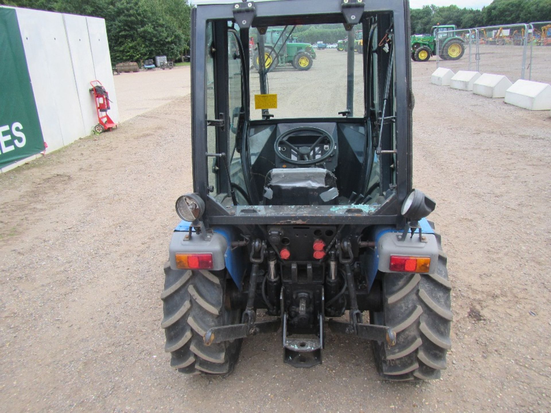 Kilworth Valiant 500 AR TC Tractor c/w touring cab & reverse driven Hours: 3407 - Image 6 of 15