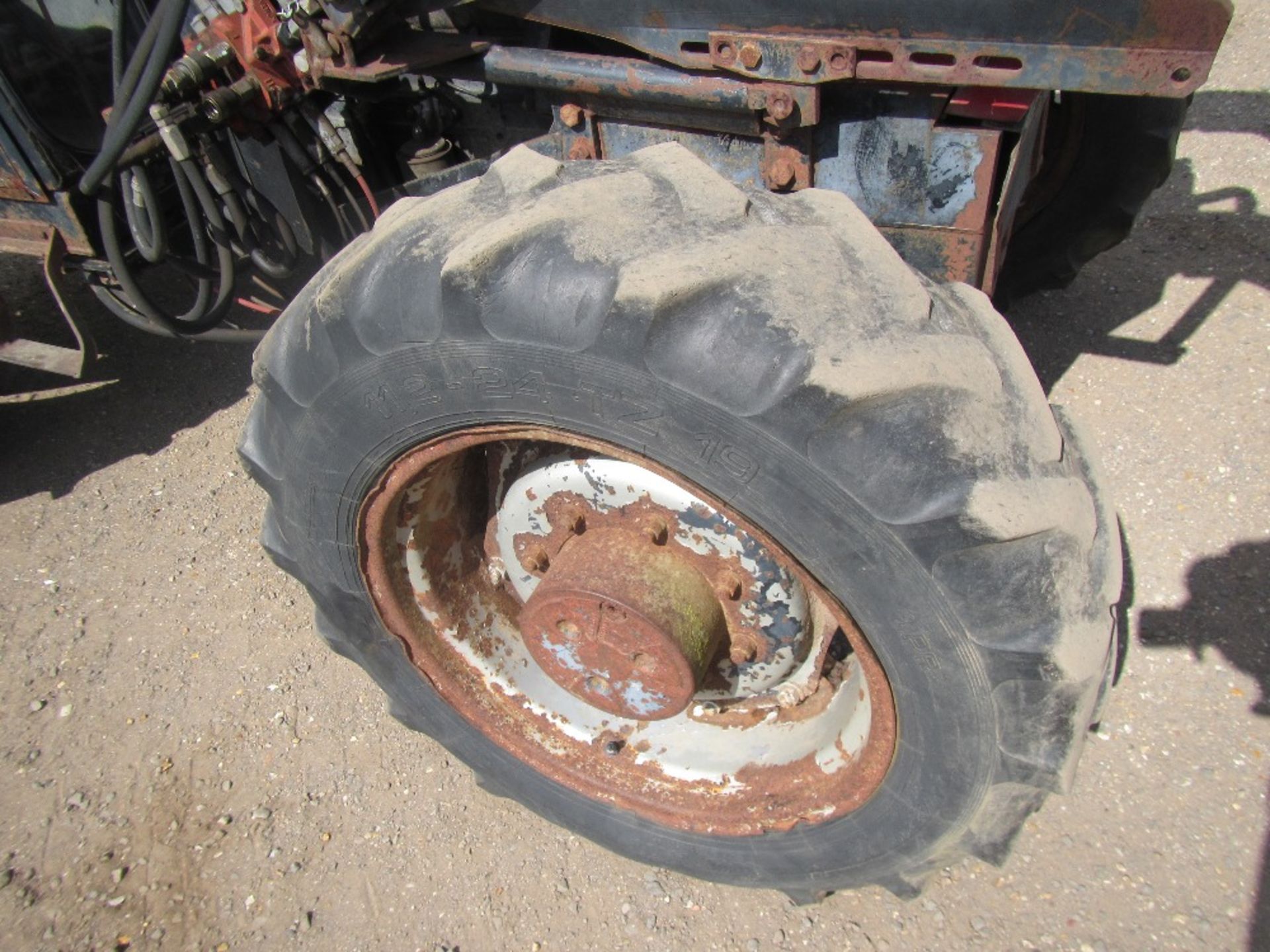 1988 International 685 4wd Tractor c/w Quicke 2000 loader - Image 4 of 16