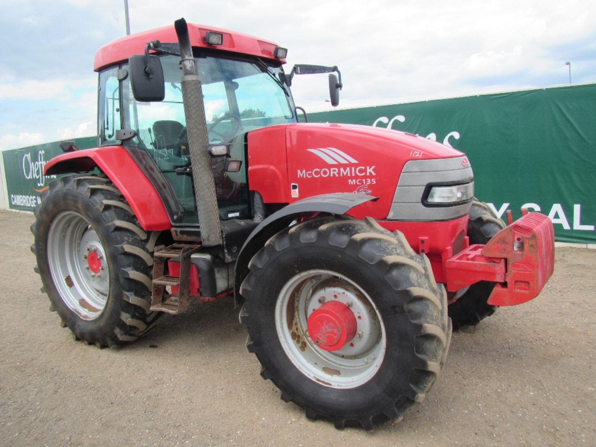 2004 McCormick MC135 Tractor c/w air con, front suspension & weights Hours: 6007 - Image 3 of 19