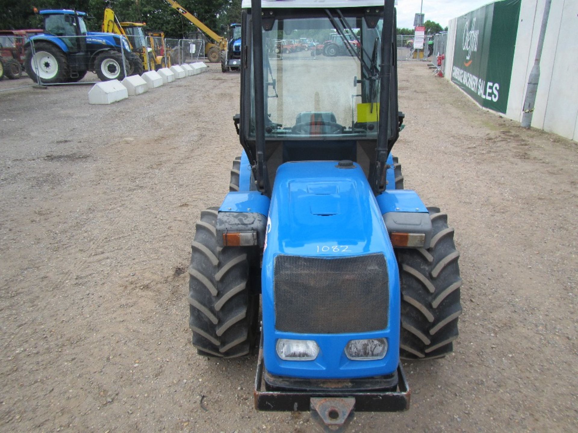 Kilworth Valiant 500 AR TC Tractor c/w touring cab & reverse driven Hours: 3407 - Image 2 of 15