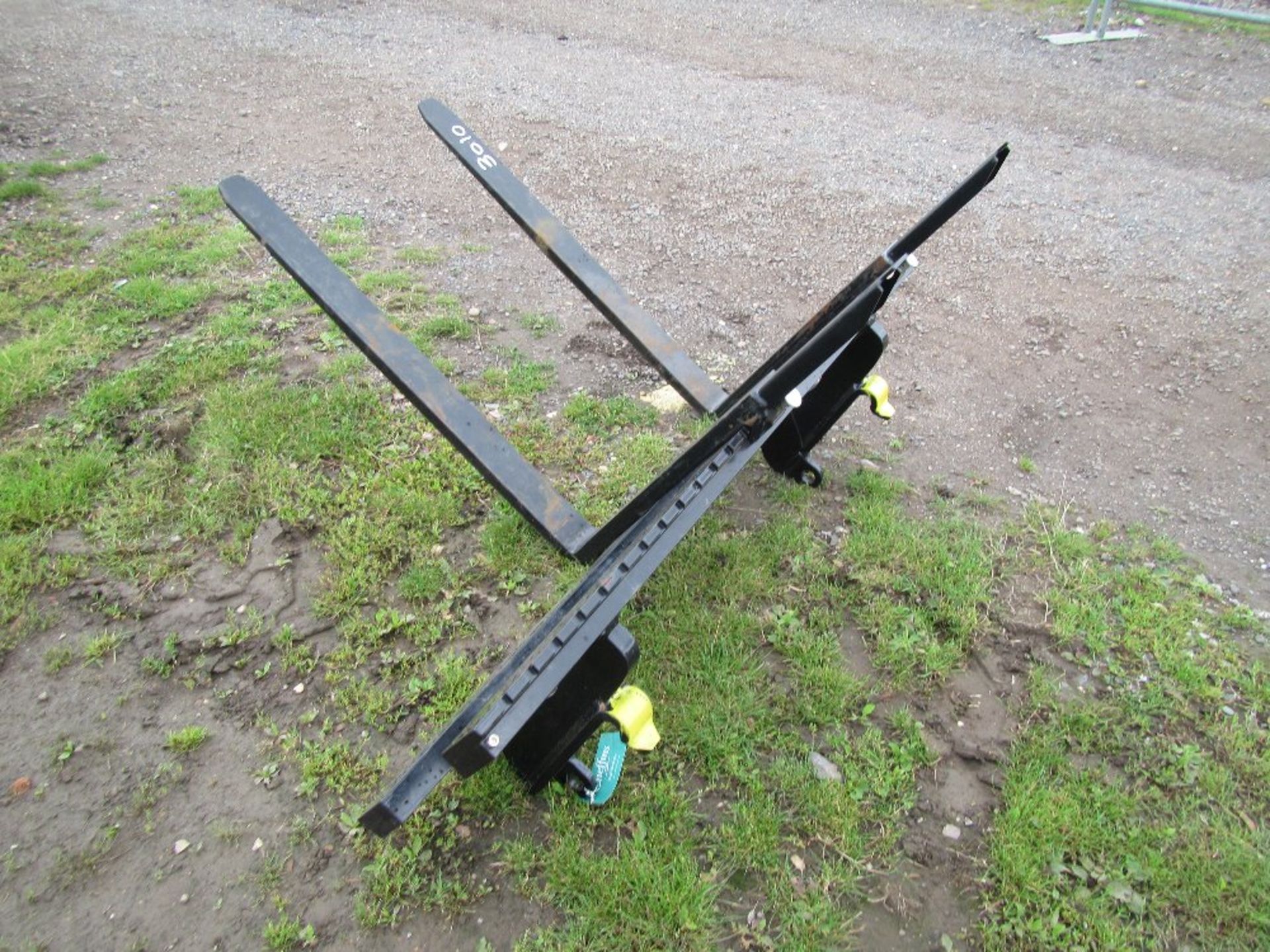 Quicke Pallet Forks c/w carriage, no.3 brackets - Image 3 of 7