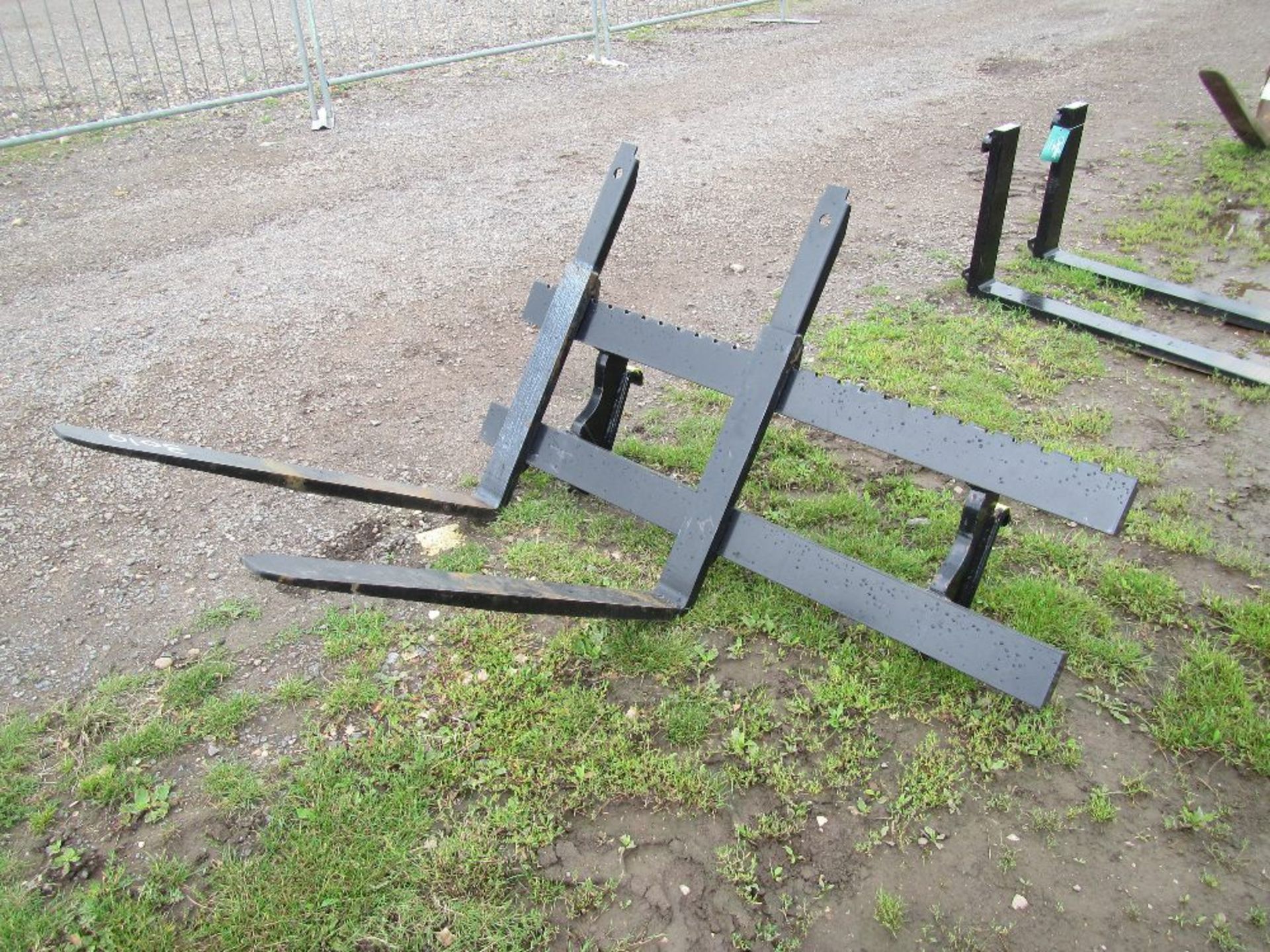 Quicke Pallet Forks c/w carriage, no.3 brackets - Image 5 of 7