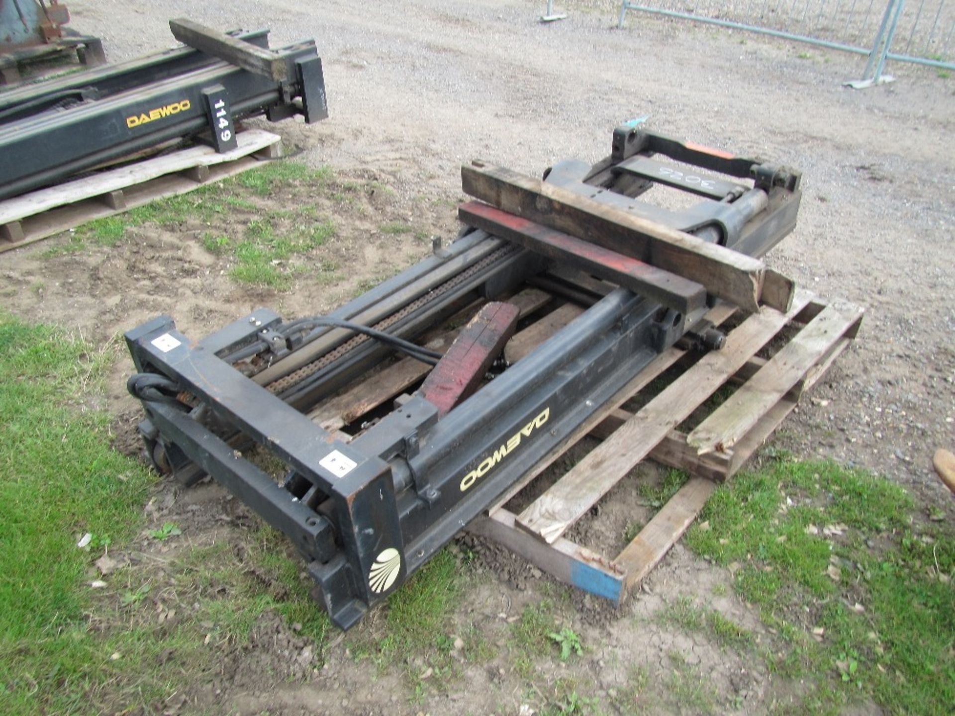 Forklift Mast/Carriage - Image 2 of 5