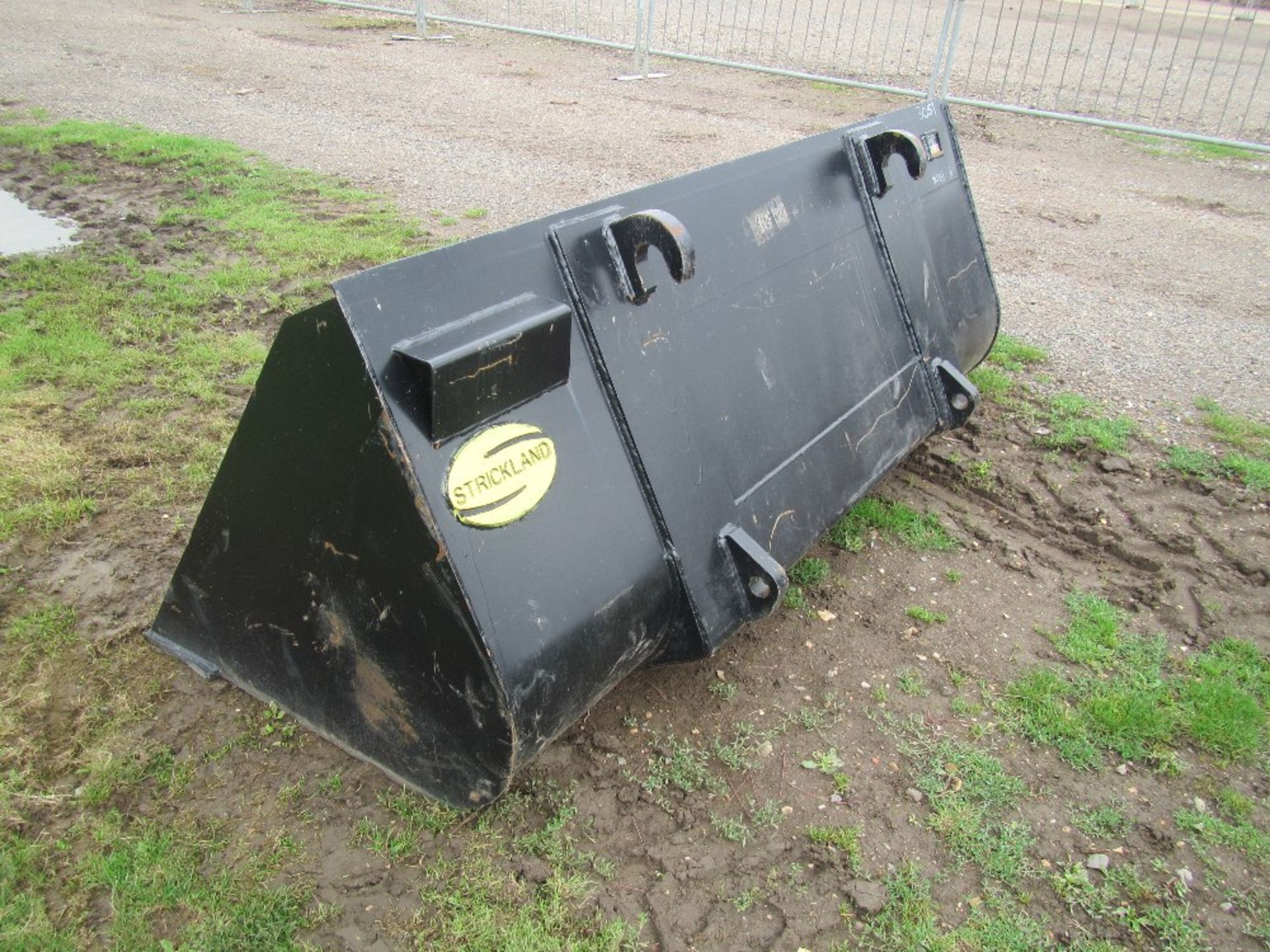 Strickland JCB GP Bucket Unused Ser. No. 28412-18S - Image 3 of 6