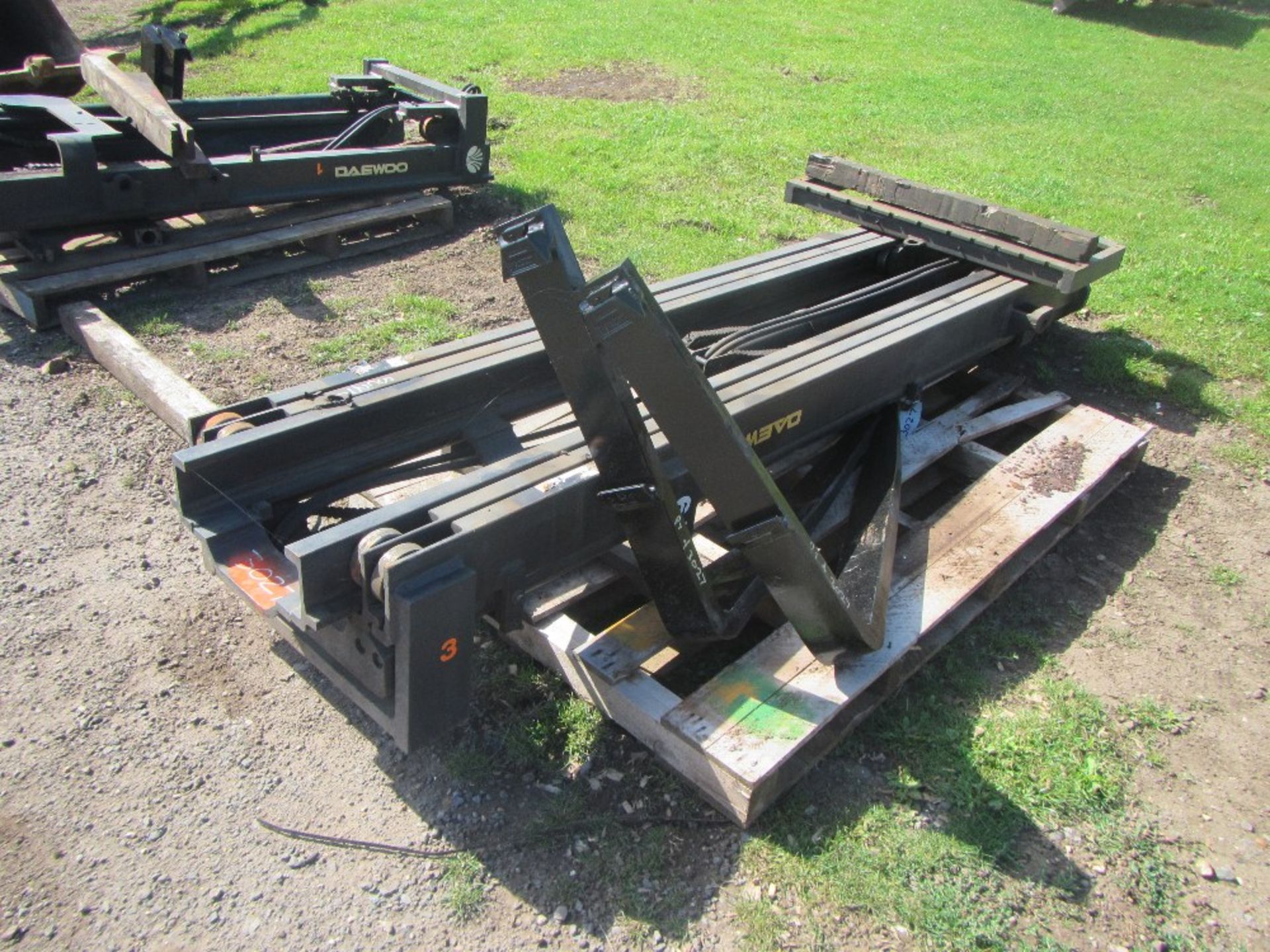 Forklift Mast/Carriage - Image 2 of 4