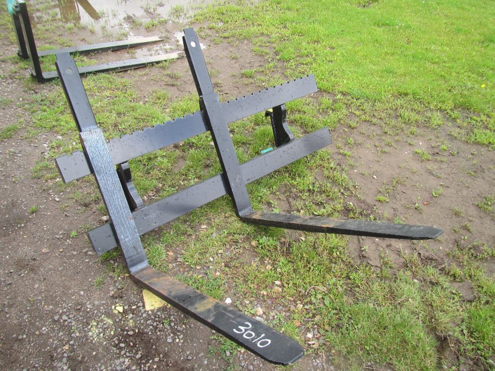 Quicke Pallet Forks c/w carriage, no.3 brackets - Image 7 of 7