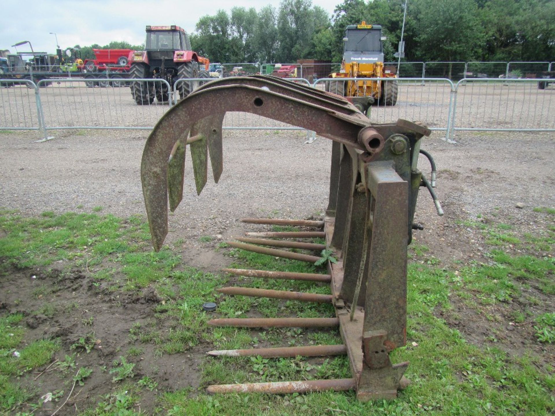 7ft Muck Grab c/w Manitou brackets - Image 4 of 6