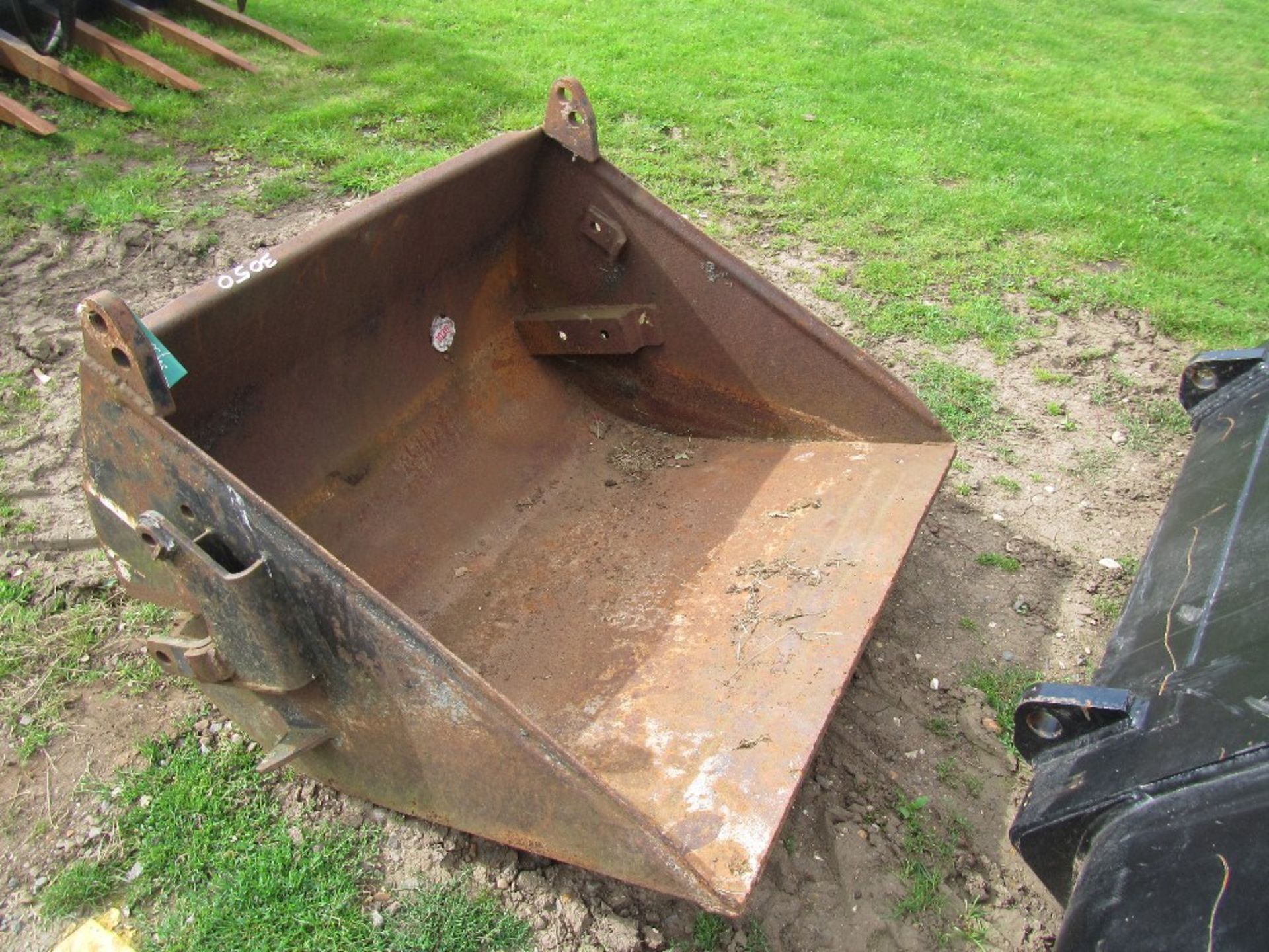 Loader Bucket - Image 6 of 6