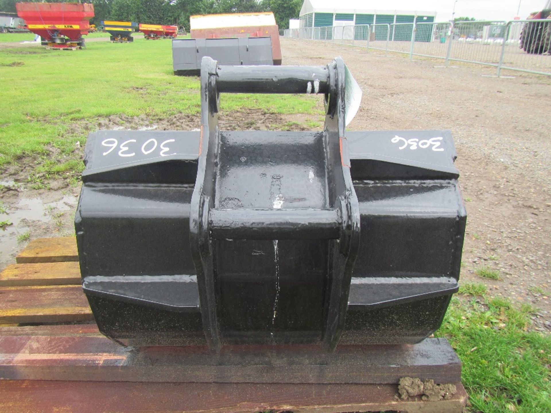 2ft Digging Bucket for 8 Ton Machine - Image 2 of 6