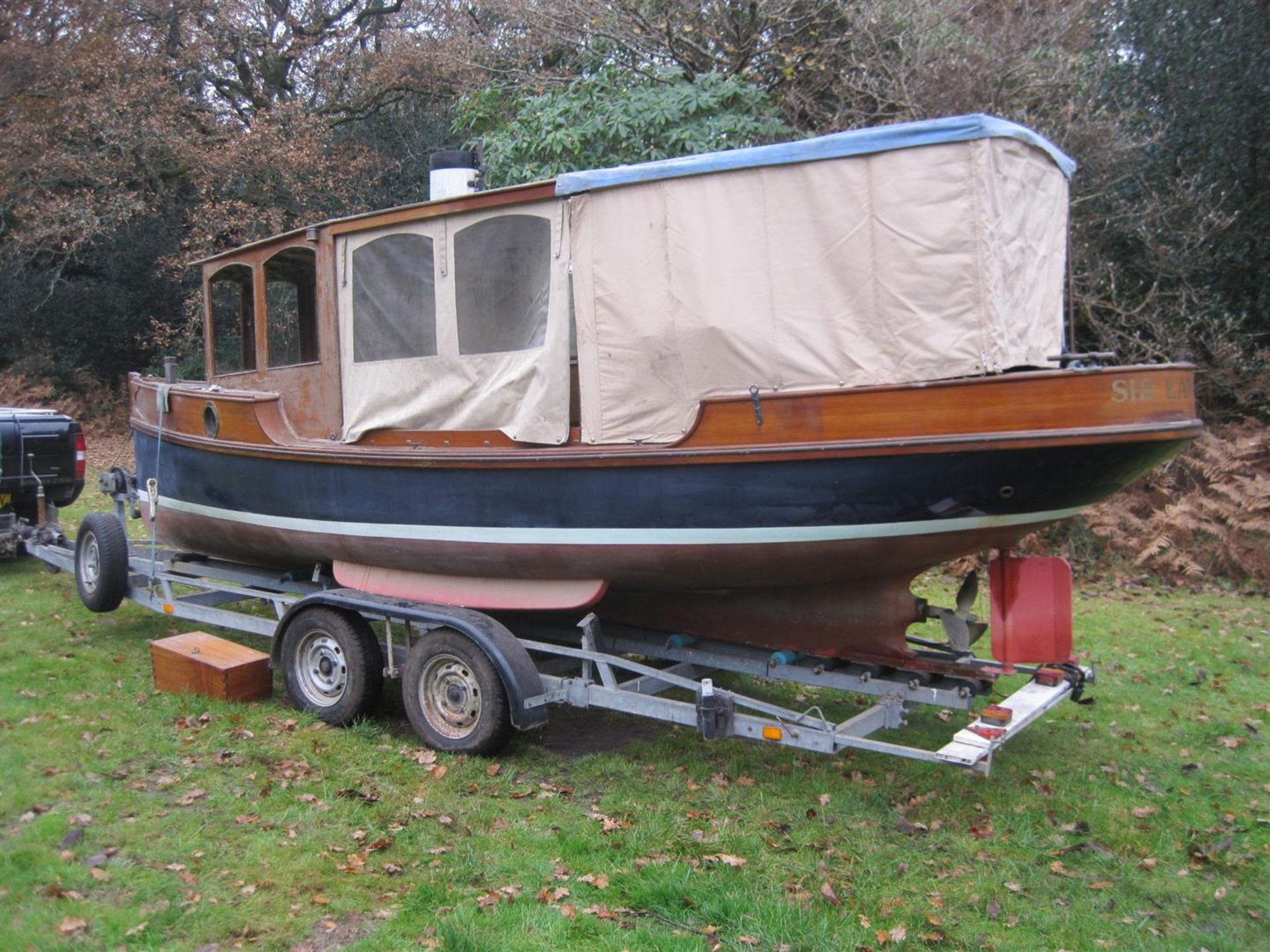 21ft steam launch 'Sir Lancelot' (formerly Pterion). FRP hull with hardwood superstructure. Built in - Image 2 of 10