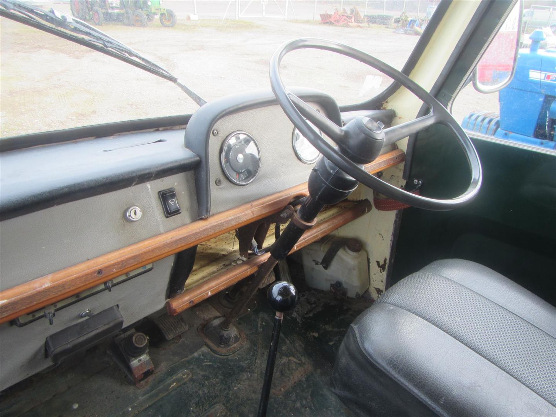 1971 Austin Morris Horsebox Reg. No. JDA 482K Chassis No. 440EA9248 The 2.5l side valve diesel - Image 5 of 8