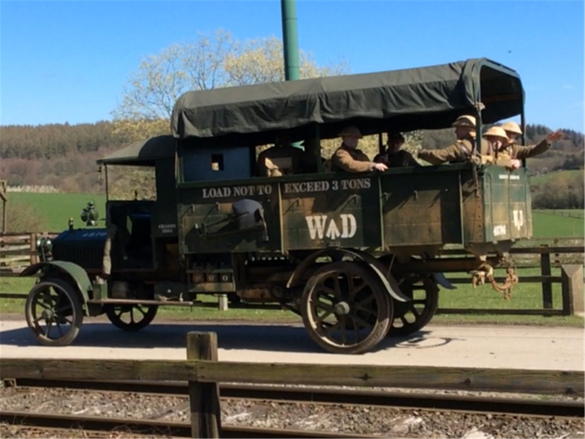 1916 ex WD Albion A10 Troop Carrier Reg. No. BF 6879 Chassis No. 1551G Albion was founded in Glasgow - Image 6 of 13