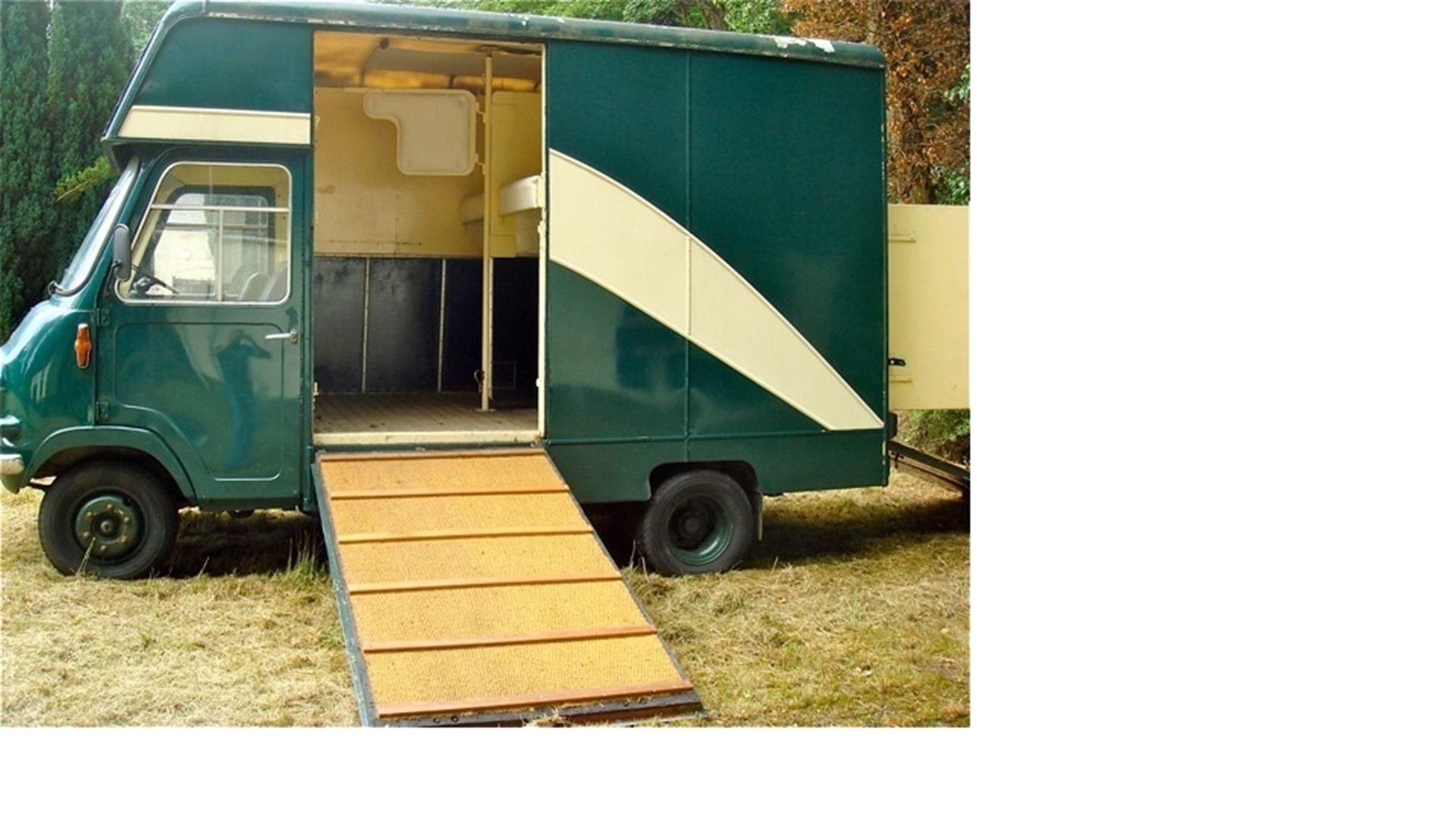 1971 Austin Morris Horsebox Reg. No. JDA 482K Chassis No. 440EA9248 The 2.5l side valve diesel - Image 7 of 8