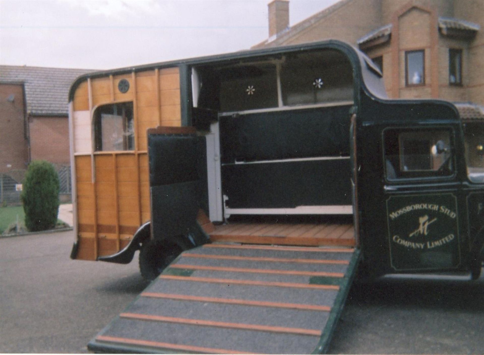 1937 2.7 litre Bedford WLG Horse Box Reg. No. RD 9980 Chassis No. 648882 A fine period horse box - Image 7 of 8