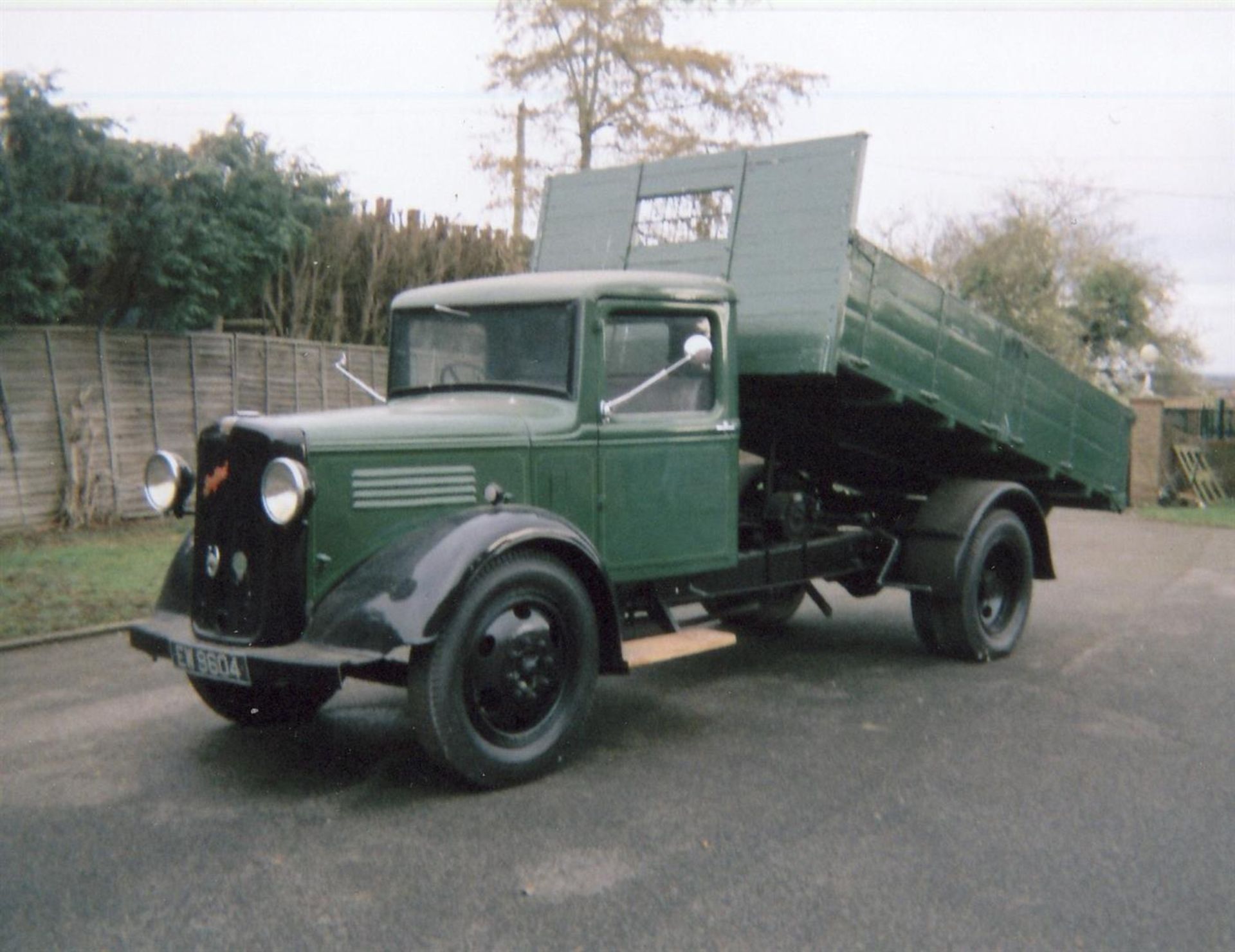 1936 Bedford WL Tipper Reg. No. EW 9604 Chassis No. 0144826 In the current ownership since 1996 this - Image 2 of 4