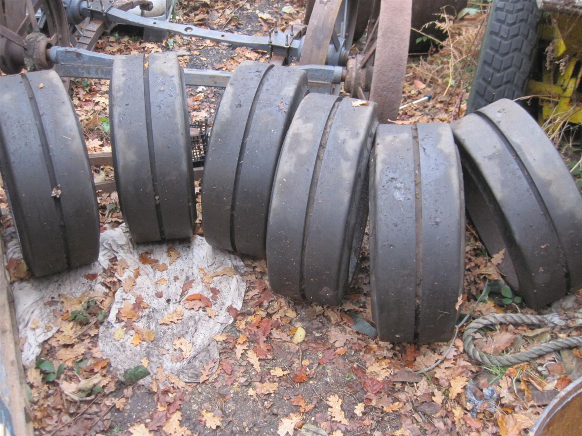 Solid rubber tyres and rims 'Dunlop 26x10 For 20 Wheel' (6)