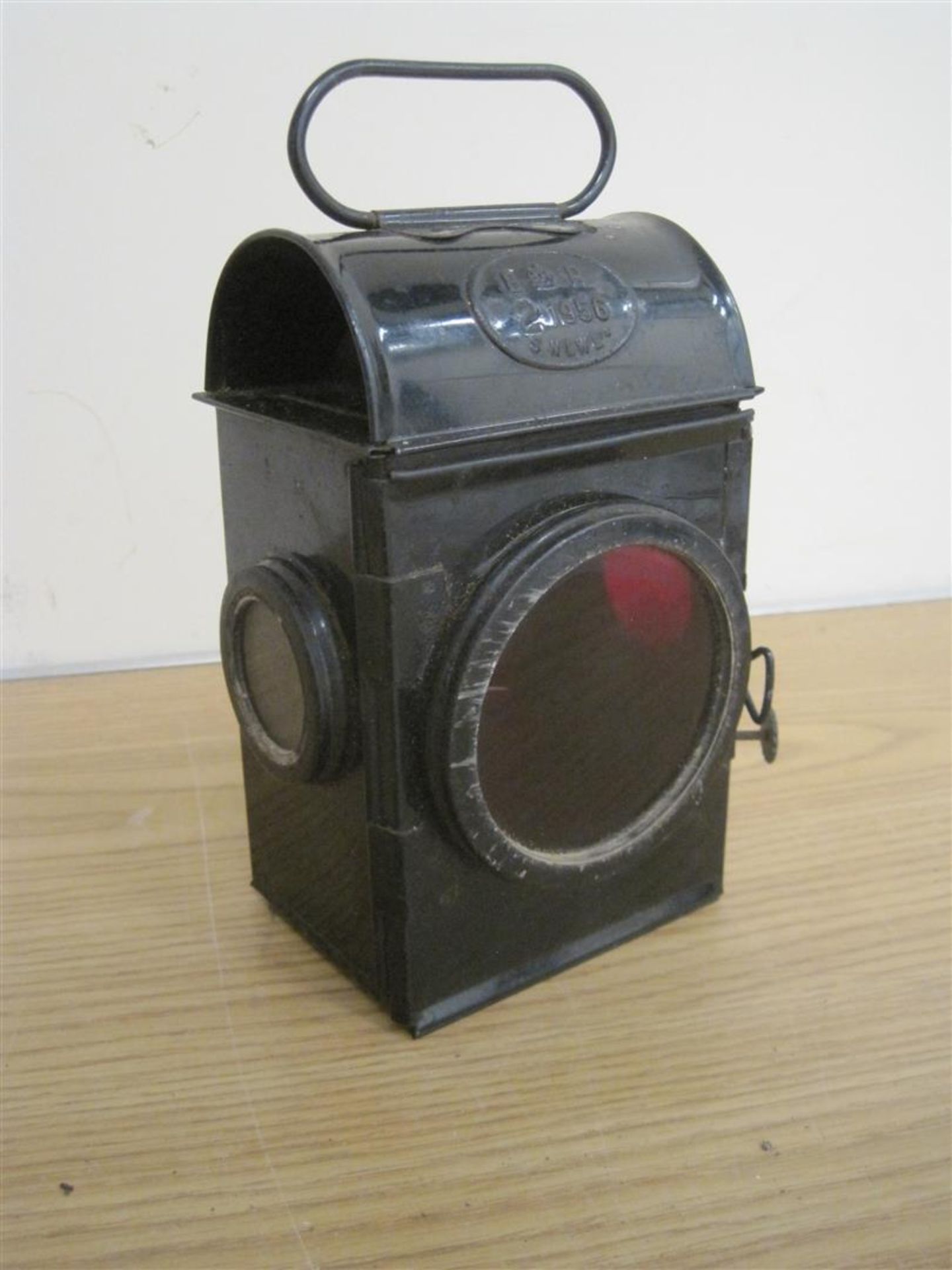 Rear oil lamp, spade mount, red lens, clear side lenses