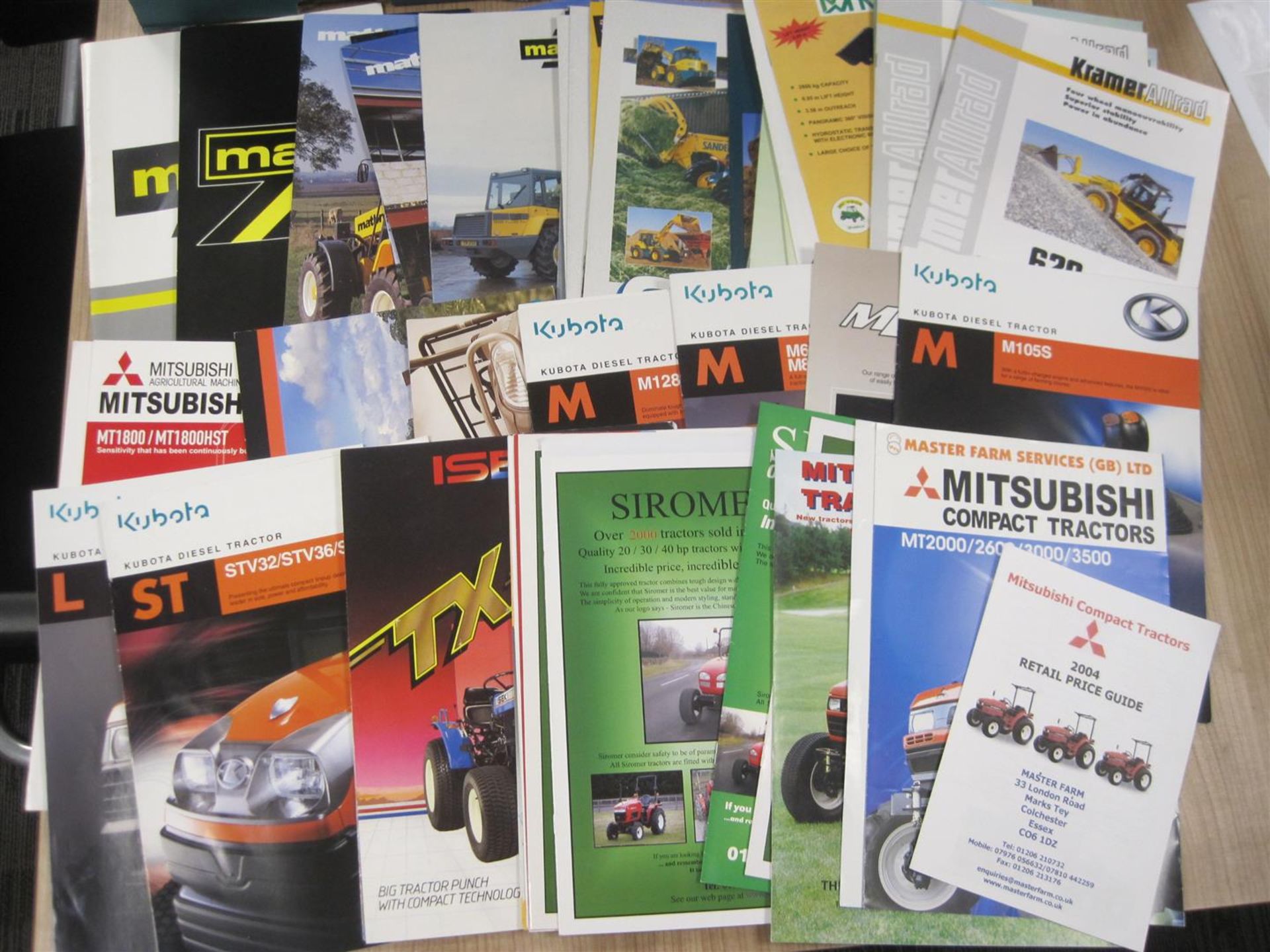 Matbro, Kramer, Mitsubushi, Kubota, a qty of tractor and agricultural machinery brochures