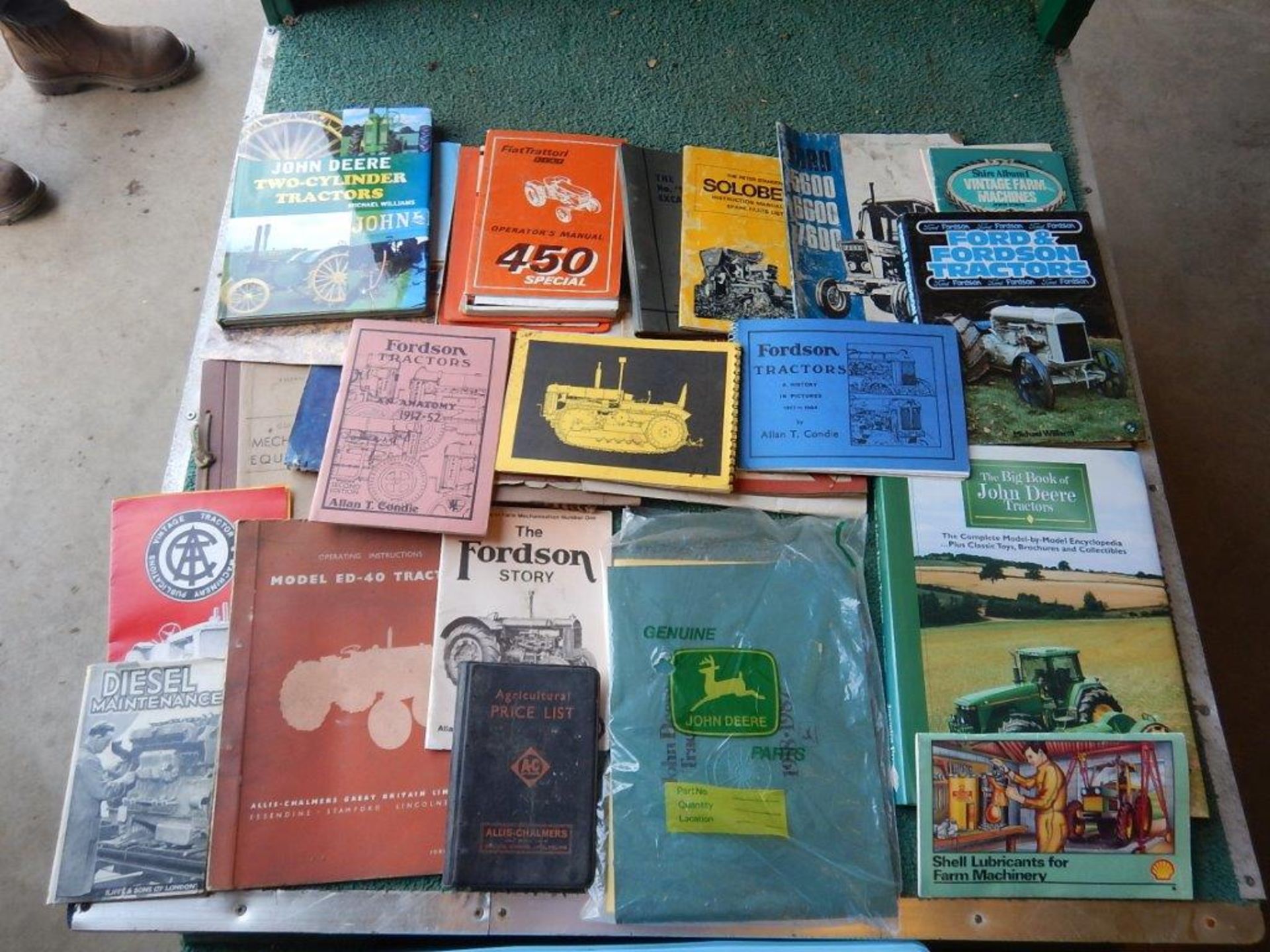 John Deere, Allis Chalmers etc, a qty of volumes