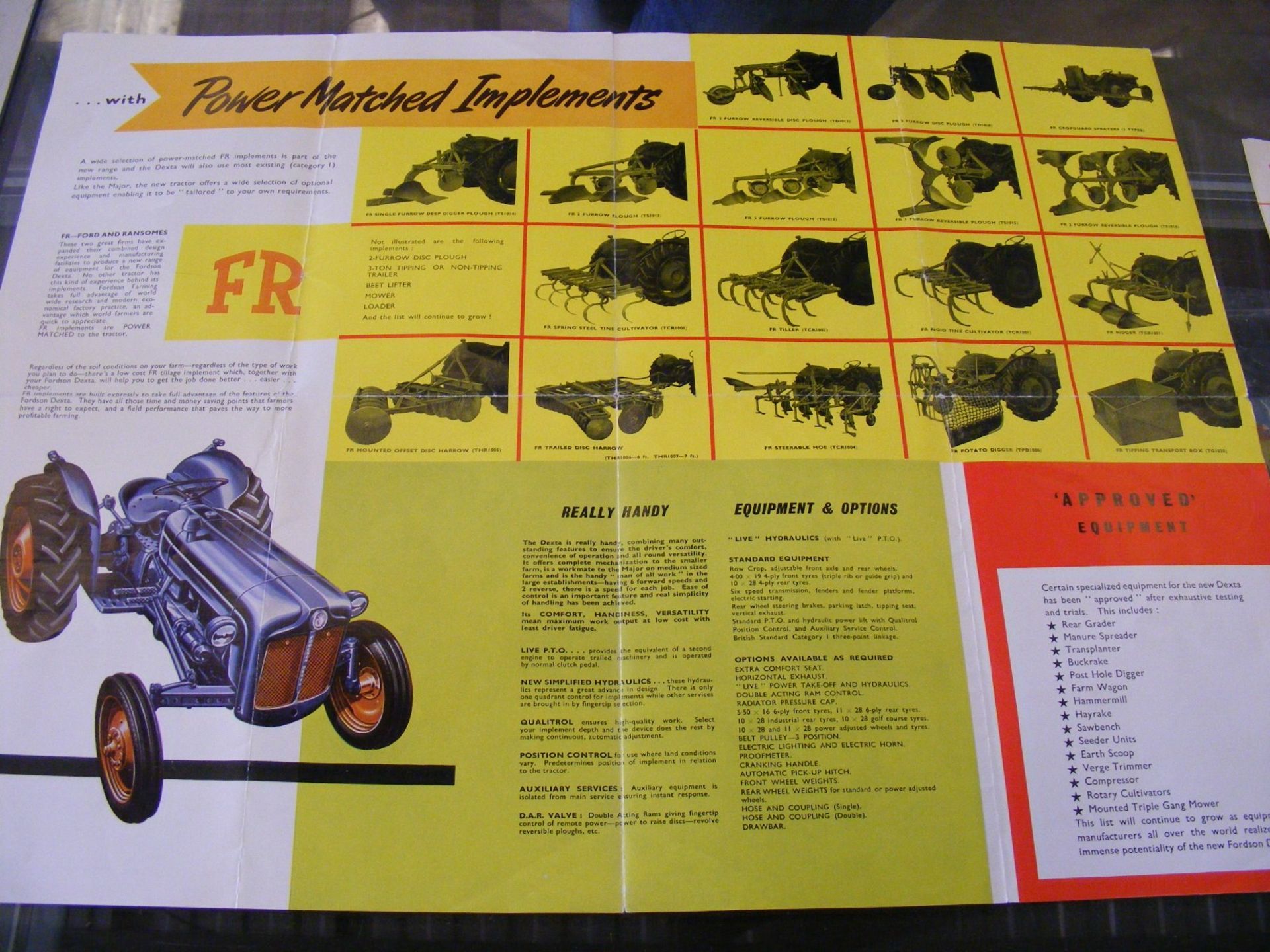 Fordson Dexta instruction book t/w New Fordson Dexta leaflet - Image 2 of 3