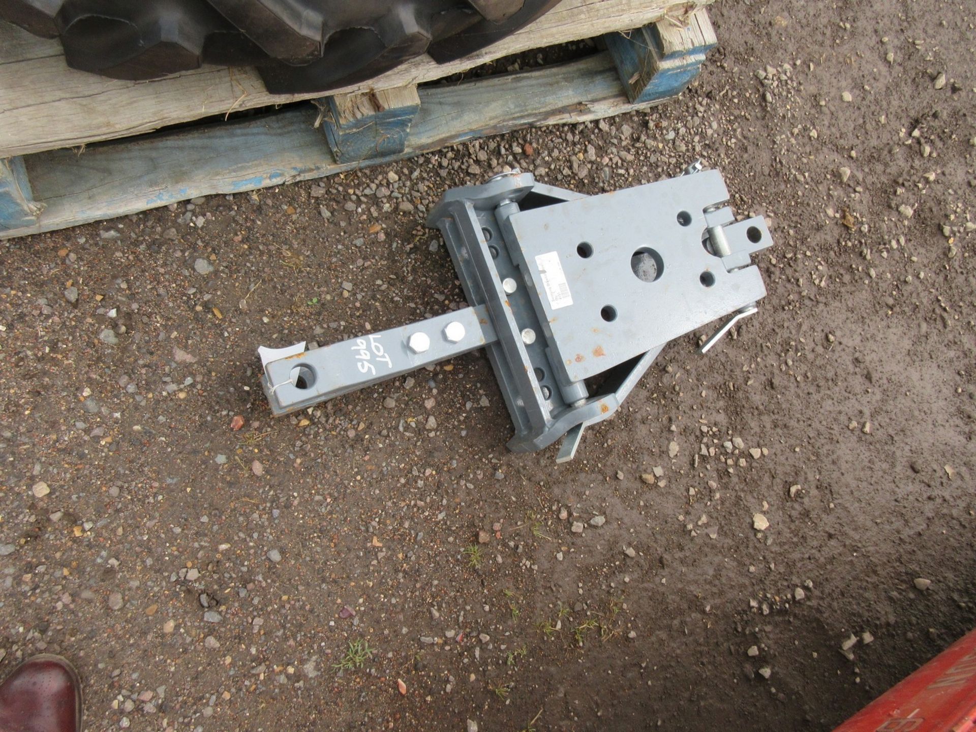 Massey Ferguson swinging drawbar