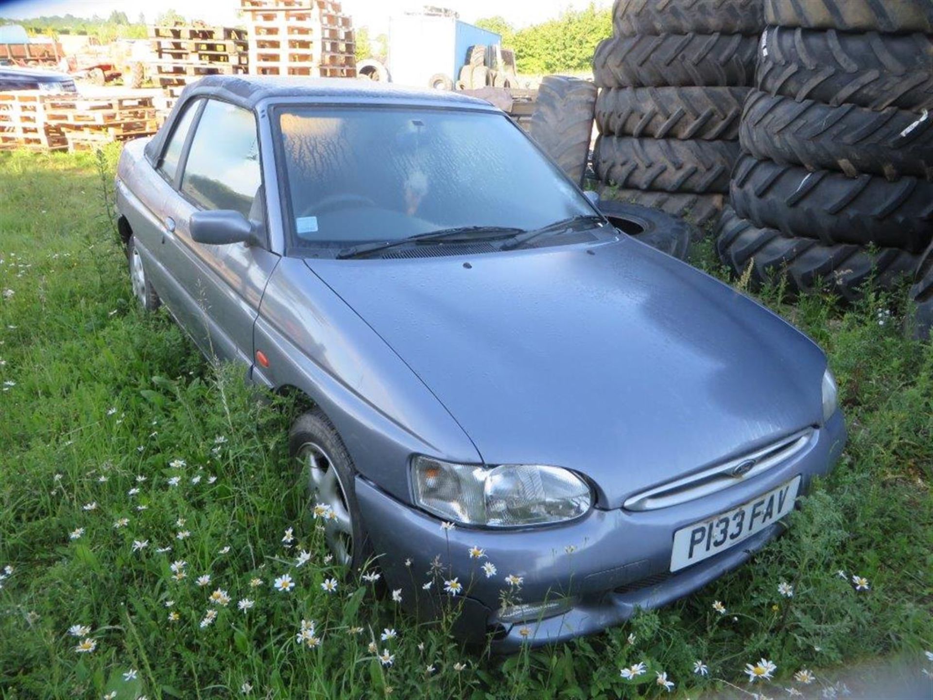 1997 1796cc Ford Escort Ghia Cabriolet Reg. No. P133 FAV Chassis No. WFOLXXGKALVU94790 A project