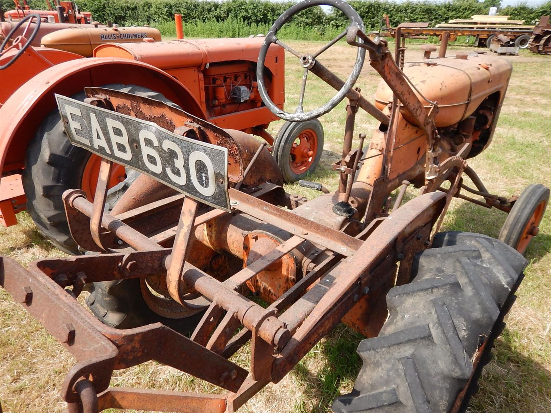 ALLIS CHALMERS Model B 4cylinder petrol/paraffin TRACTOR Reg. No. EAB 630 (expired) Fitted with an - Image 4 of 4