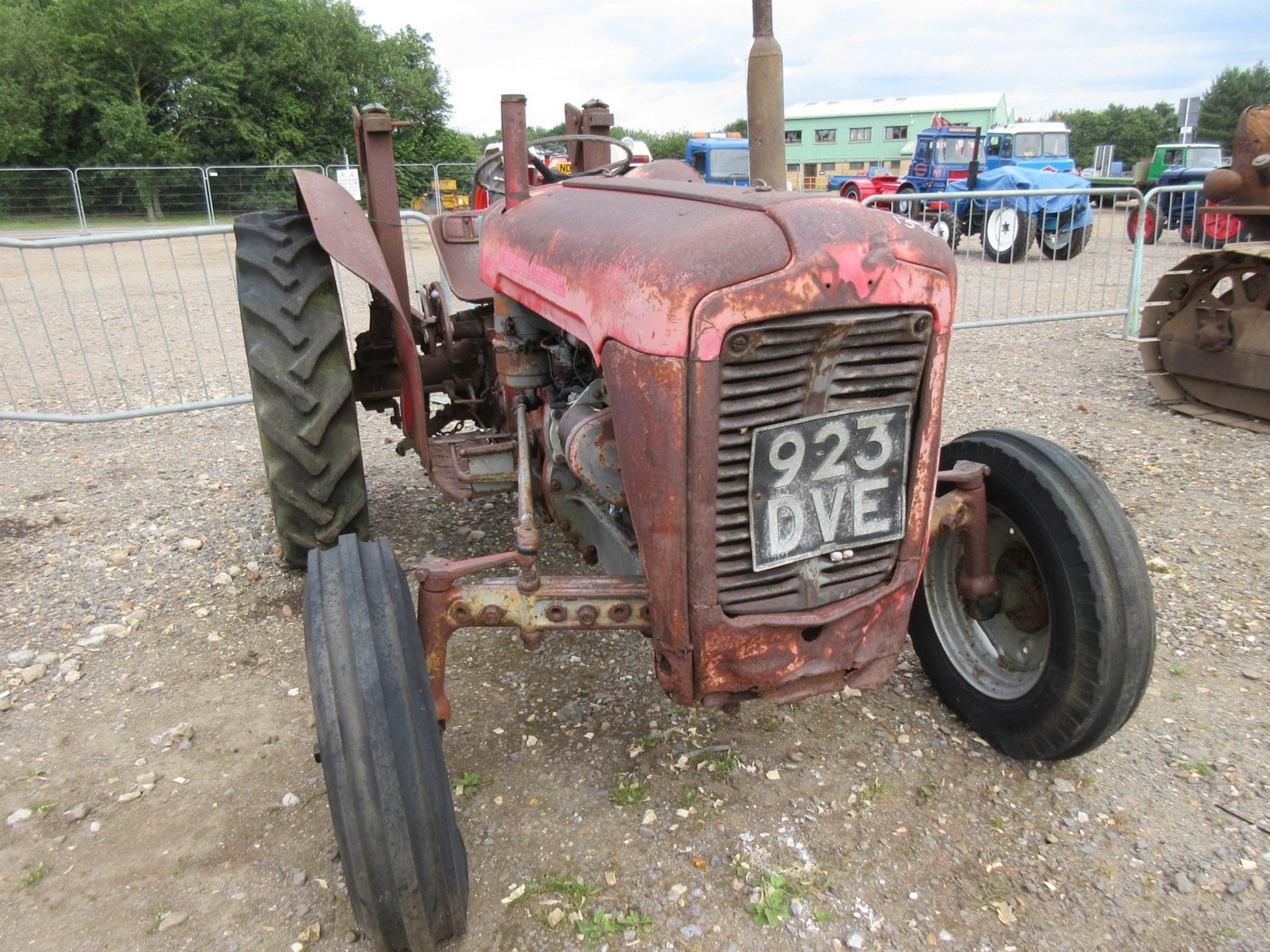 MASSEY FERGUSON 35X 3cylinder diesel TRACTOR Stated by the vendor to be in original condition - Image 3 of 8
